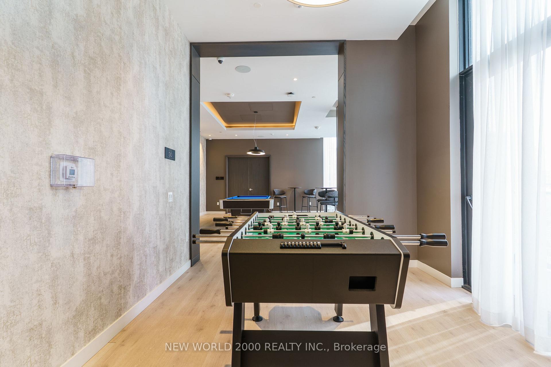 Photo 7 of Unit 1804, 101 Roehampton Avenue, Toronto, Mount Pleasant West — HOMEH