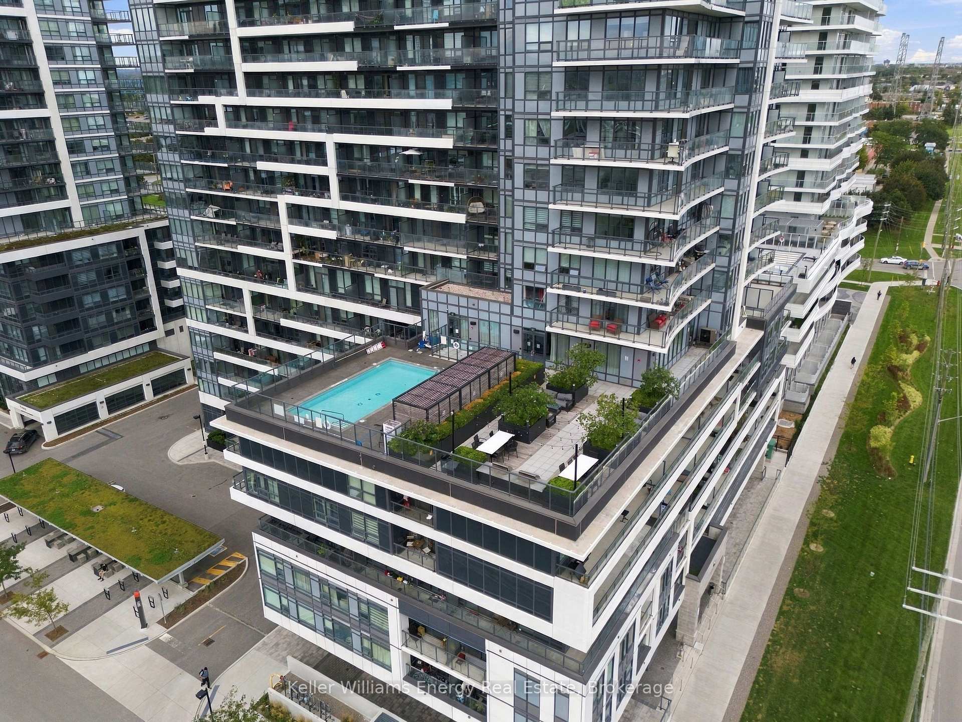 Photo of Unit 317, 1480 Bayly Street