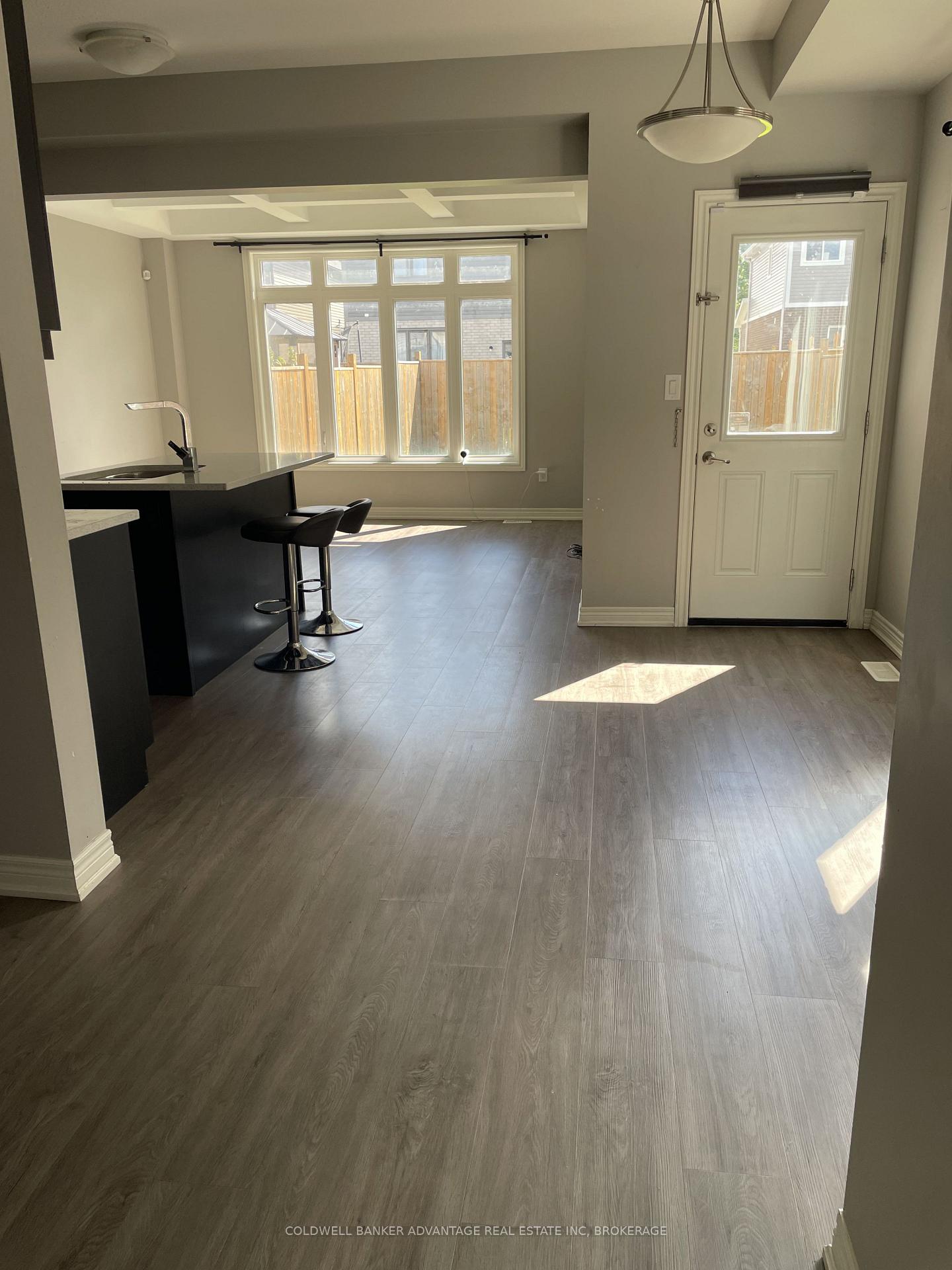 Photo 3 of 9577 Tallgrass Street, Niagara Falls, Lyons Creek — HOMEH