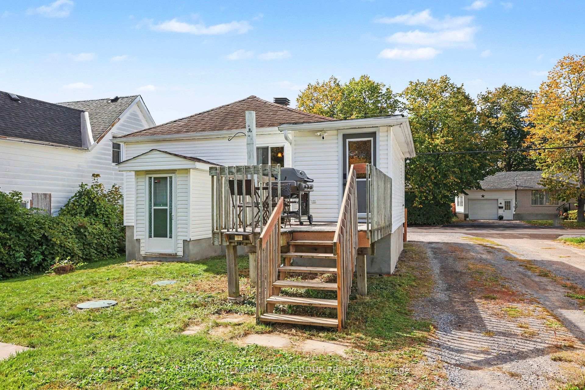 Photo 16 of 25 Moore Street, McNab/Braeside, Mcnab/Braeside Twps — HOMEH