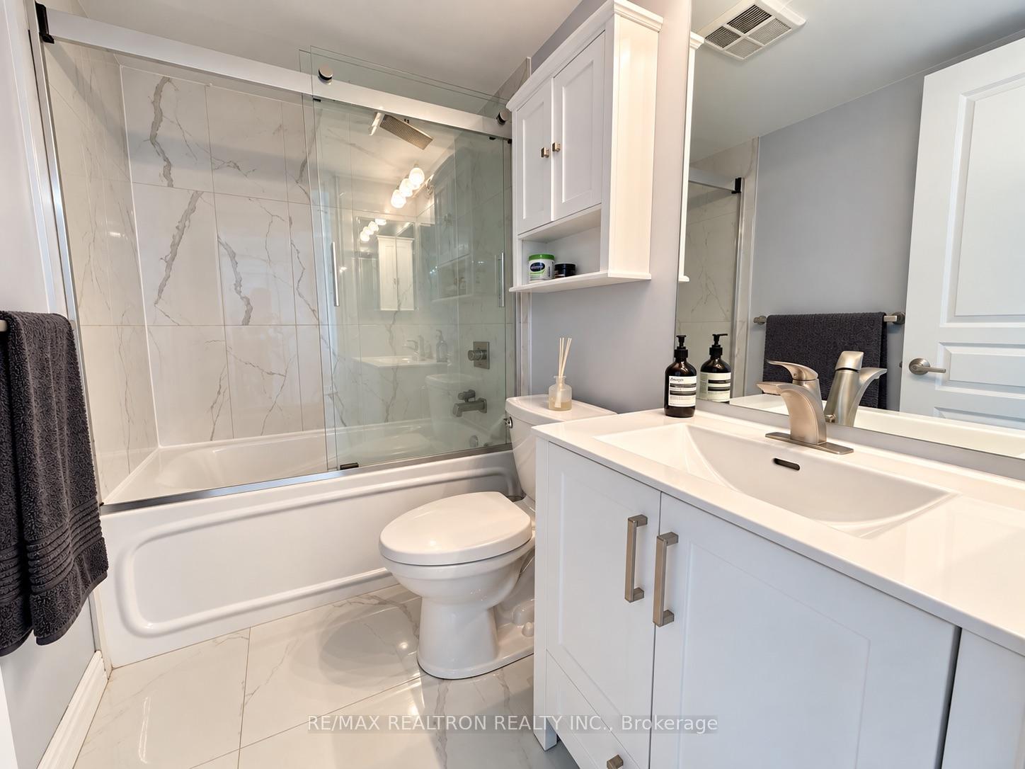 Photo 11 of Unit 957, 323 Richmond Street E, Toronto, Moss Park — HOMEH