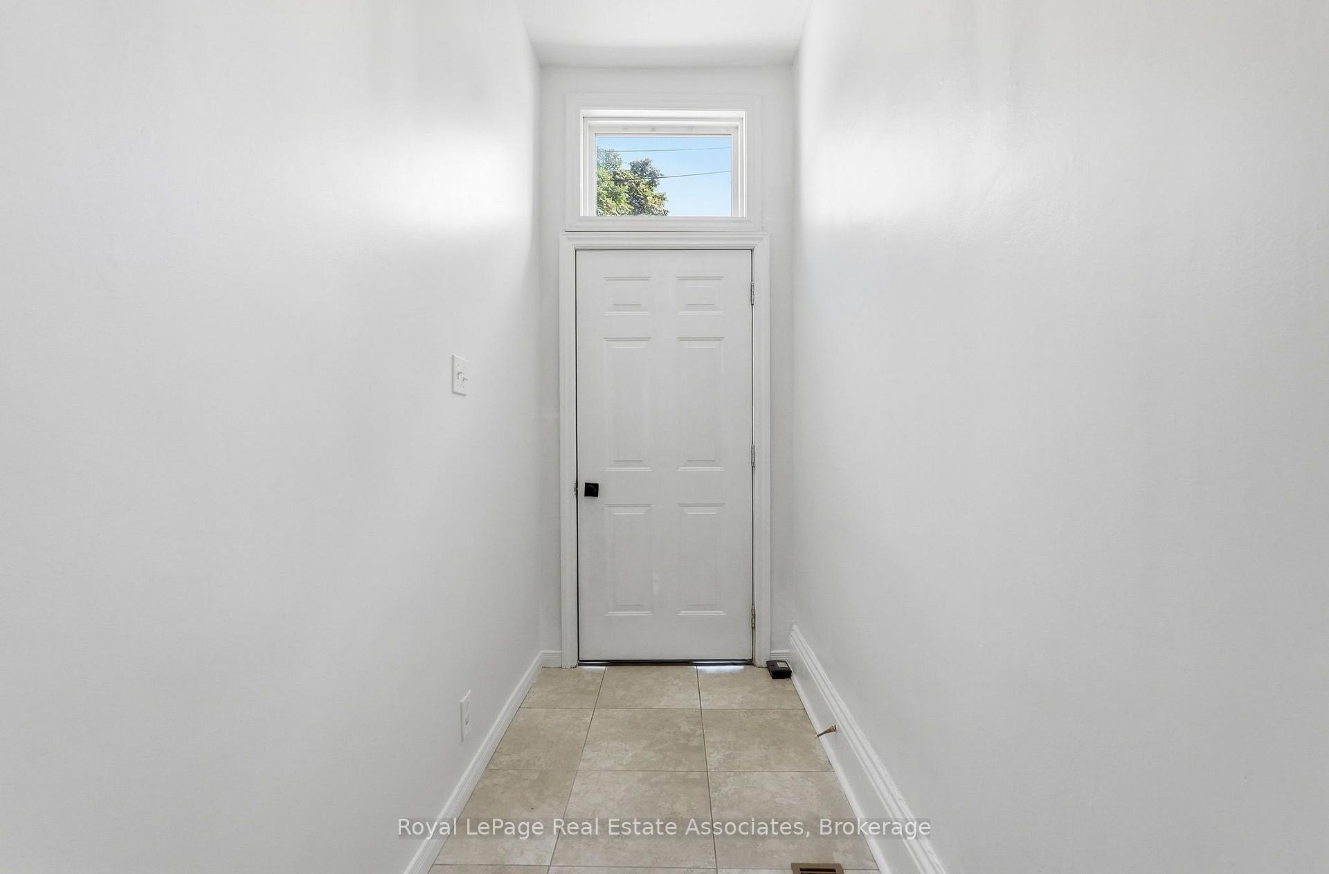 Photo 5 of Unit 1, 51 Wellington Street N, Hamilton, Beasley — HOMEH