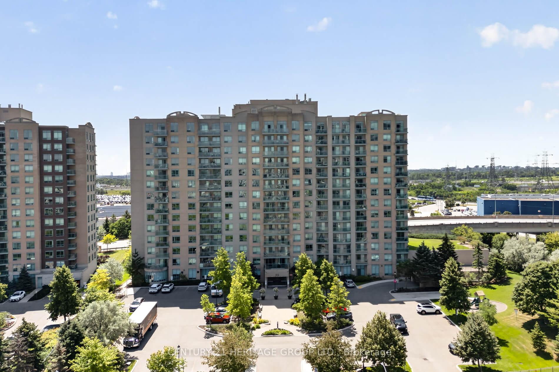 Photo 1 of Unit 1017, 39 Oneida Crescent, Richmond Hill, Langstaff — HOMEH