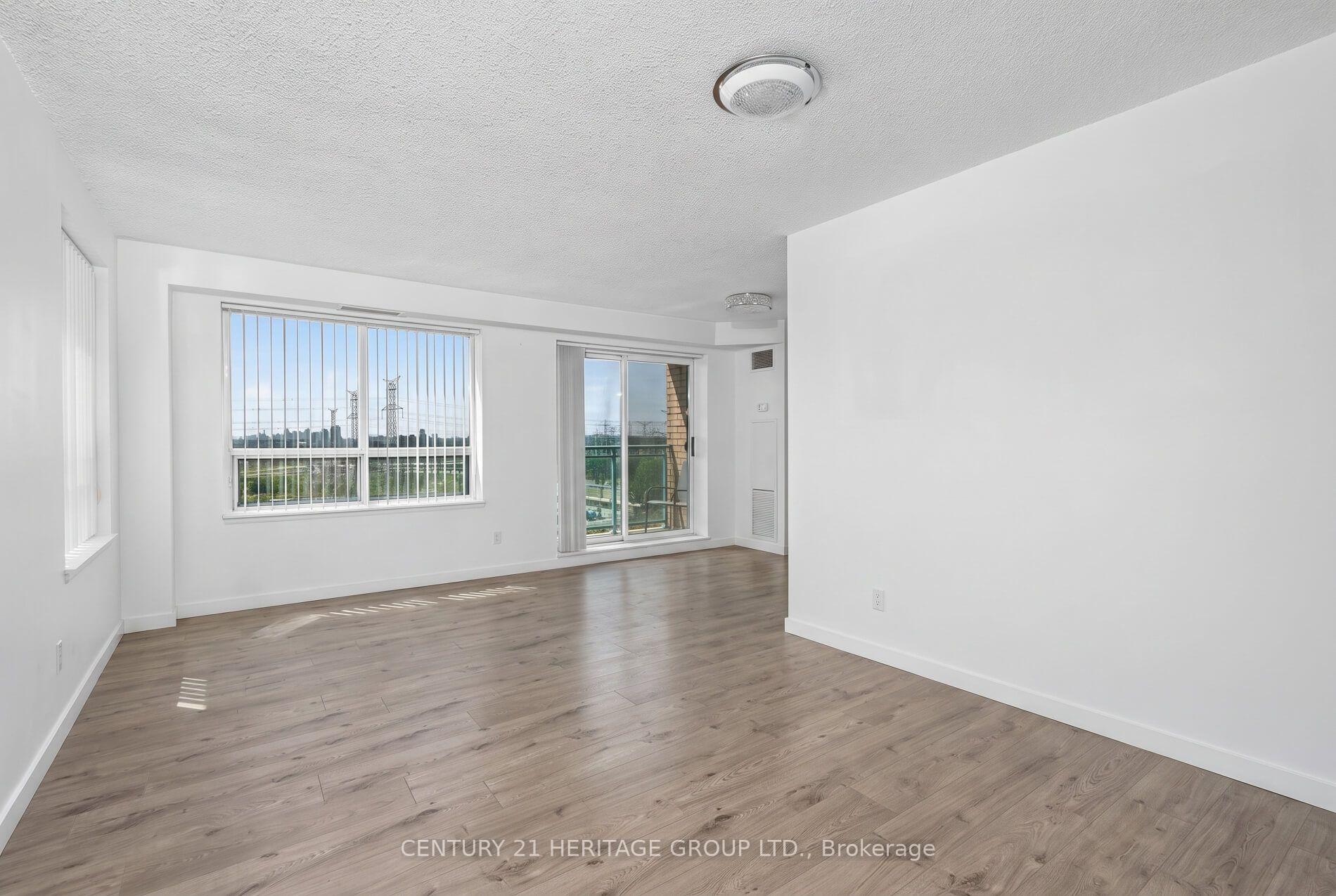 Photo 4 of Unit 1017, 39 Oneida Crescent, Richmond Hill, Langstaff — HOMEH