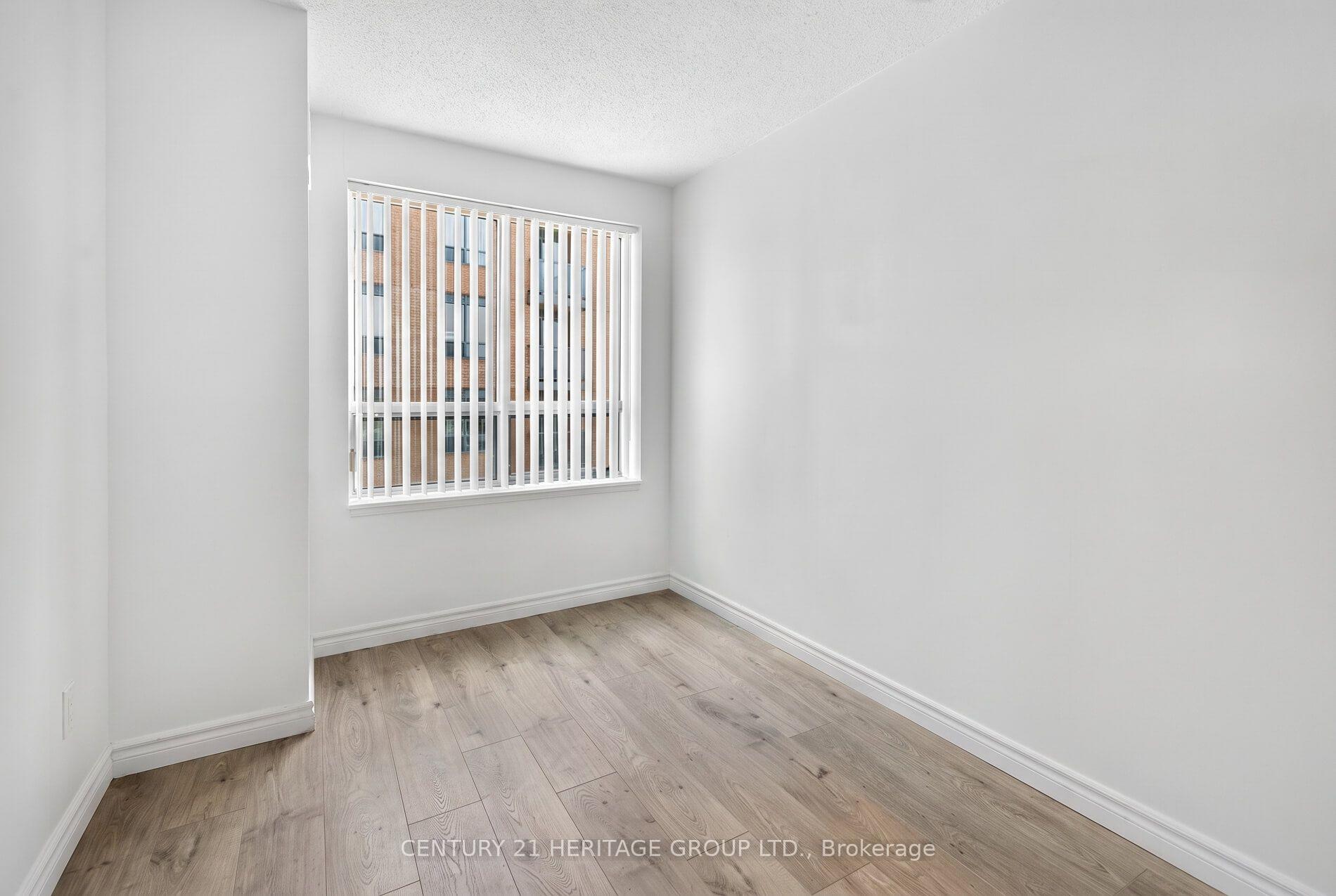 Photo 10 of Unit 1017, 39 Oneida Crescent, Richmond Hill, Langstaff — HOMEH