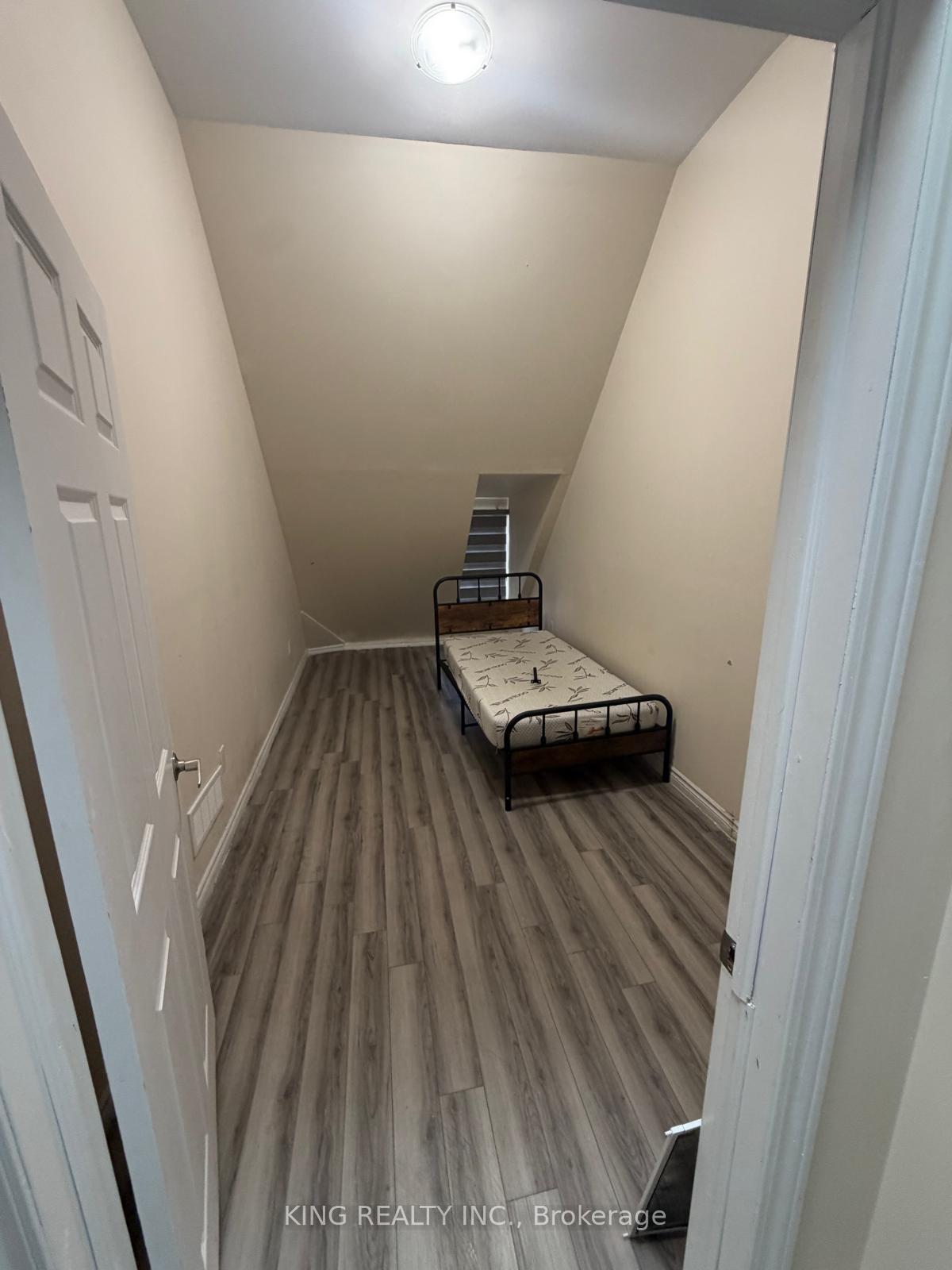 Photo 8 of Unit UPPER, 544 Dundas Street E, London, East F — HOMEH