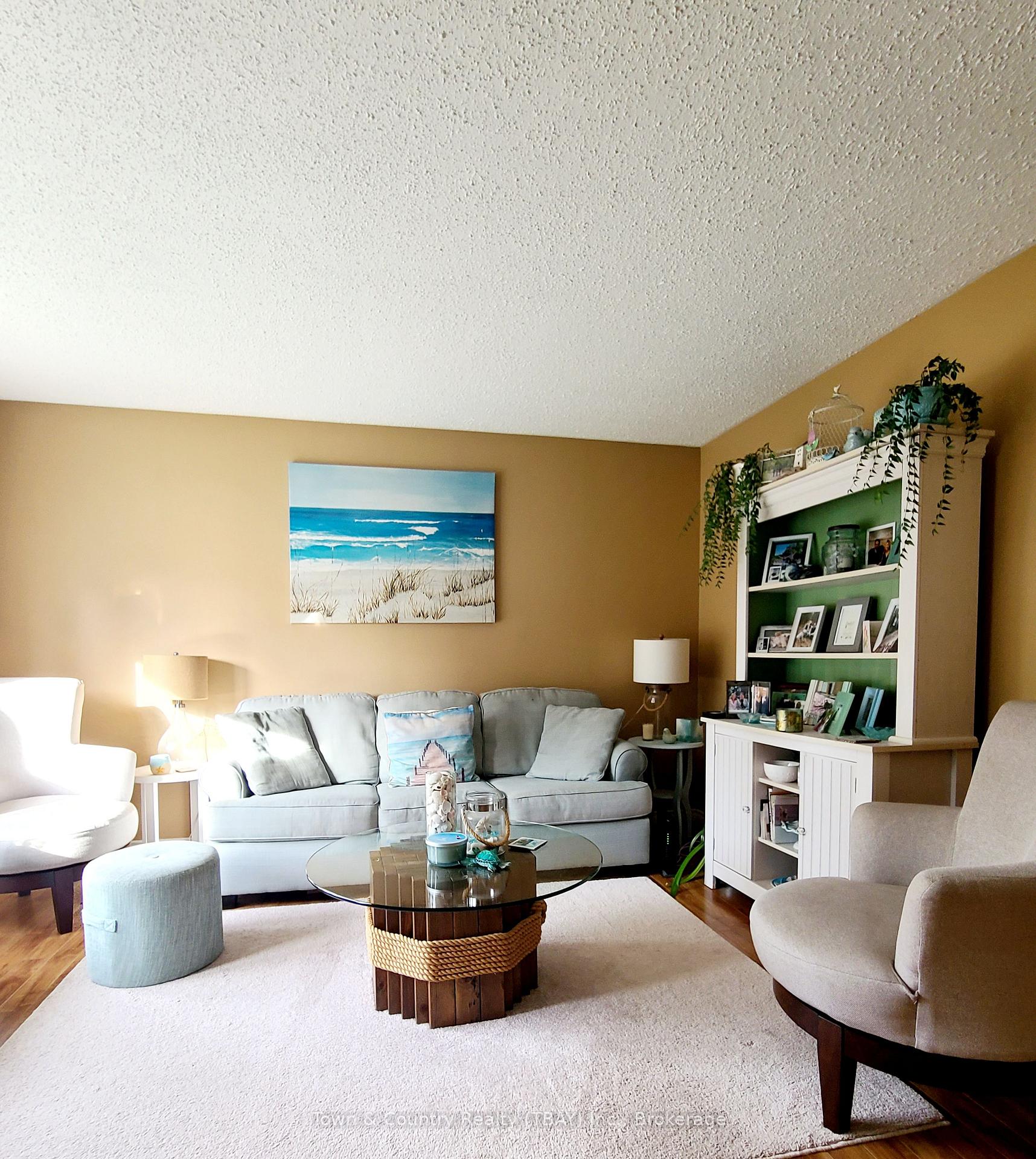 Photo 5 of 213 Cedar Avenue, Thunder Bay, Forest Park — HOMEH