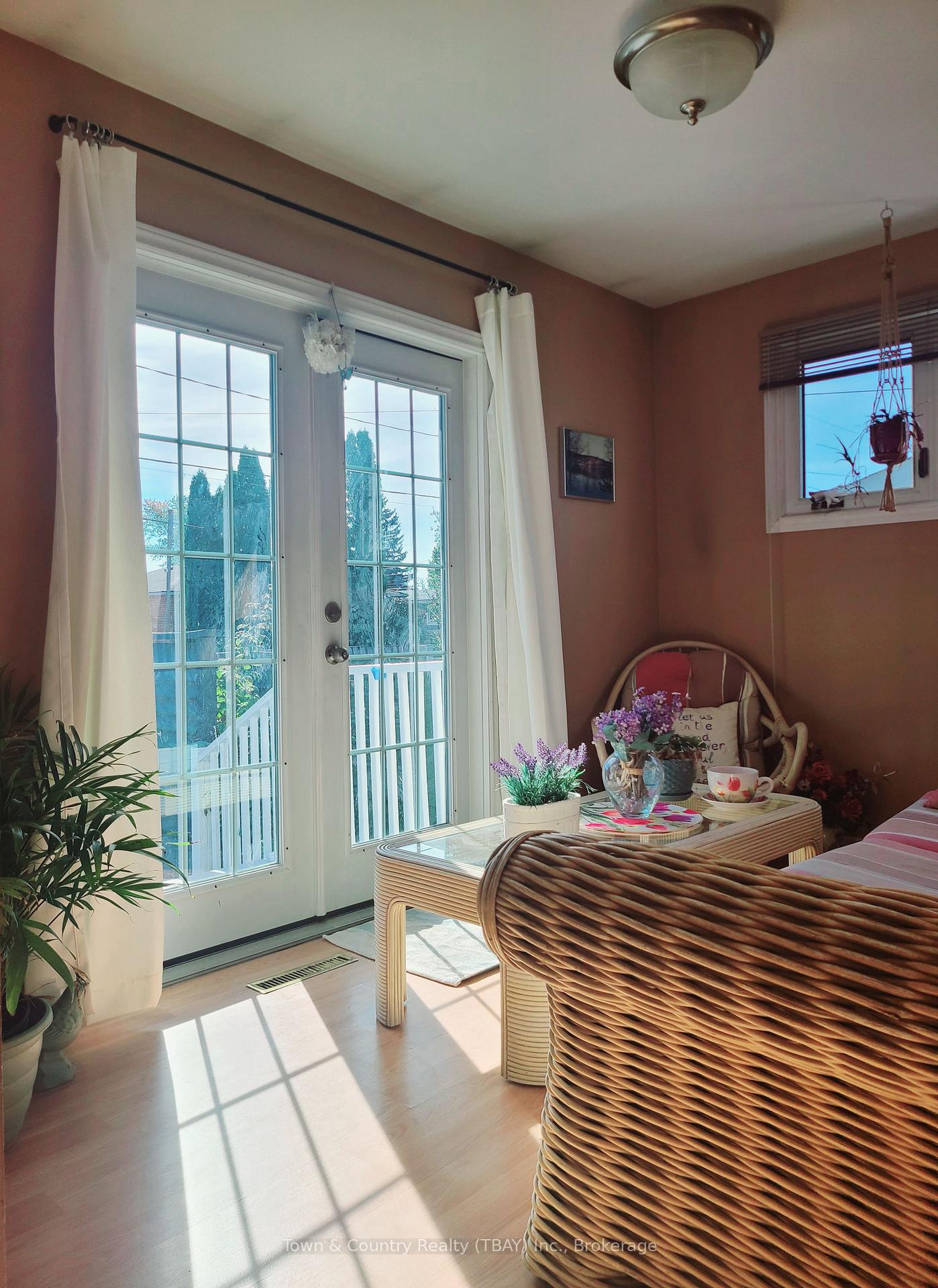 Photo 10 of 213 Cedar Avenue, Thunder Bay, Forest Park — HOMEH