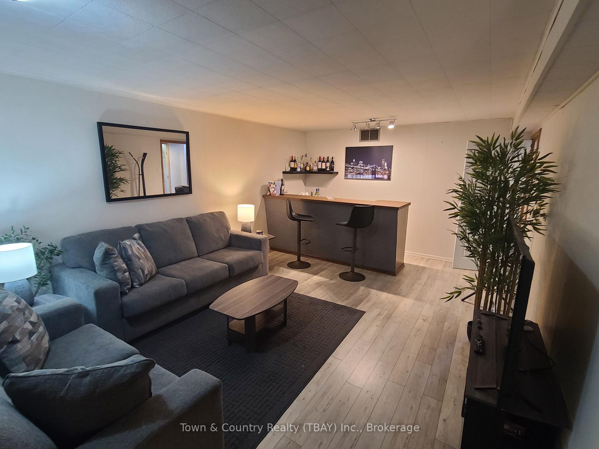 Photo 16 of 213 Cedar Avenue, Thunder Bay, Forest Park — HOMEH