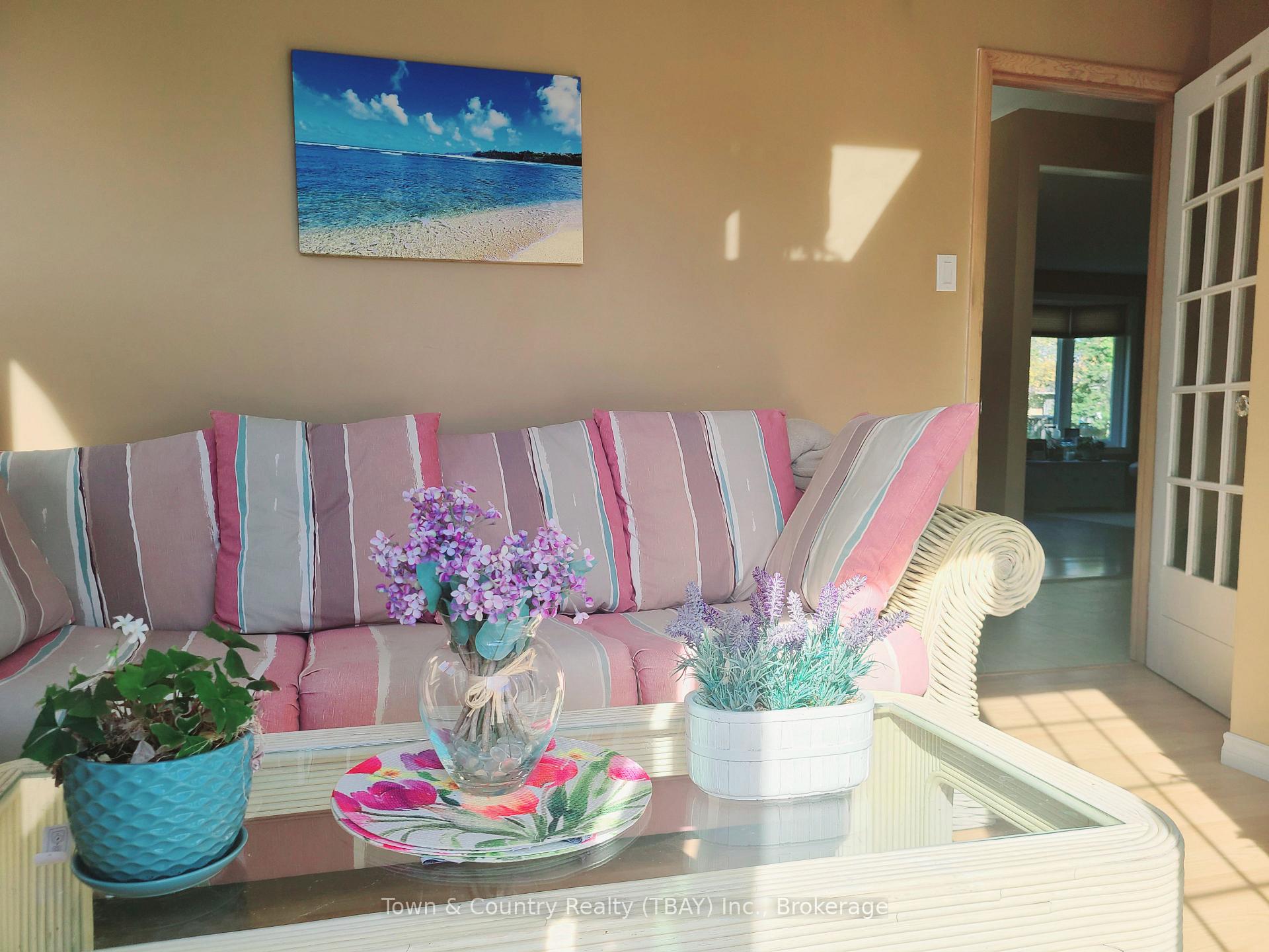 Photo 11 of 213 Cedar Avenue, Thunder Bay, Forest Park — HOMEH