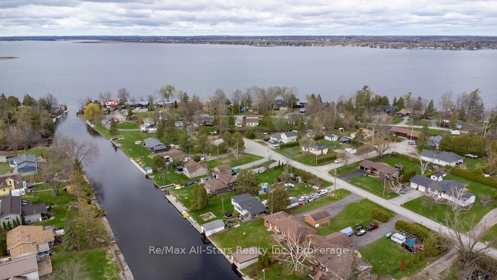Photo 3 of 57 Indian Trail, Kawartha Lakes, Lindsay — HOMEH
