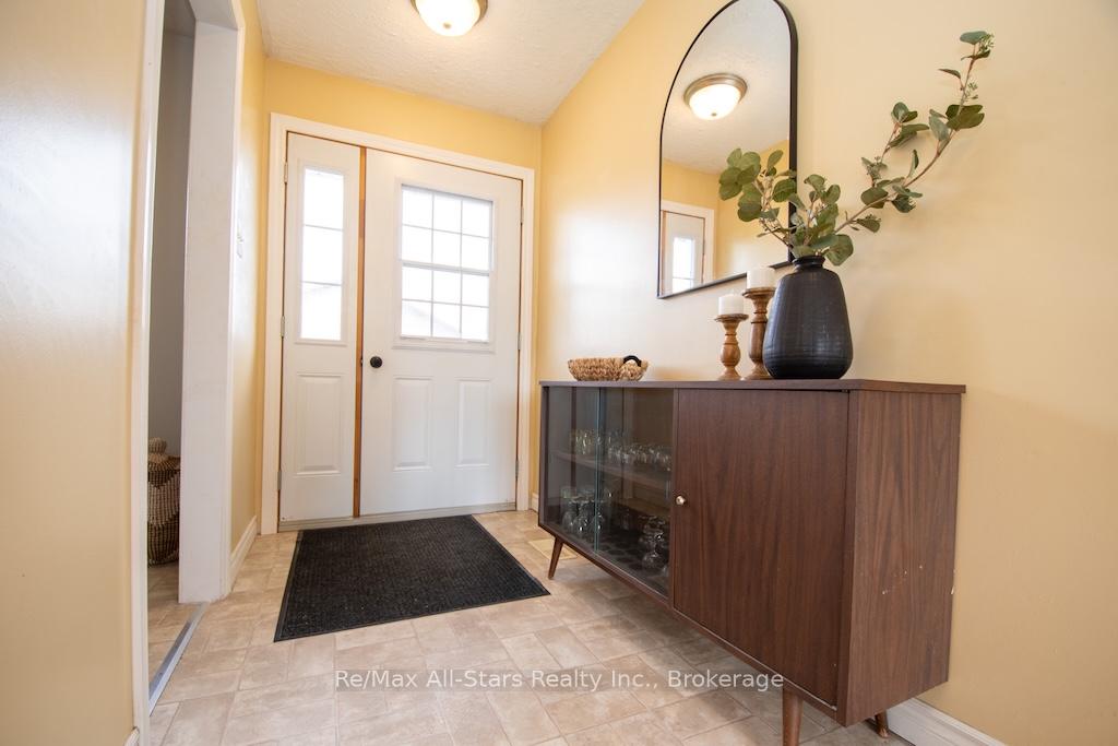 Photo 5 of 57 Indian Trail, Kawartha Lakes, Lindsay — HOMEH