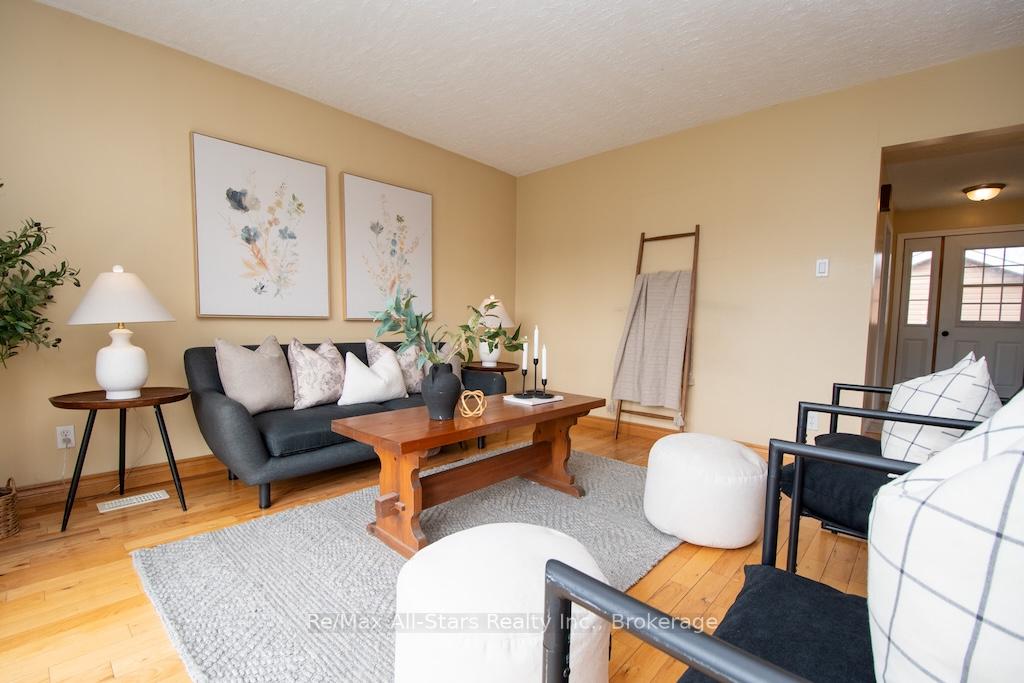 Photo 7 of 57 Indian Trail, Kawartha Lakes, Lindsay — HOMEH