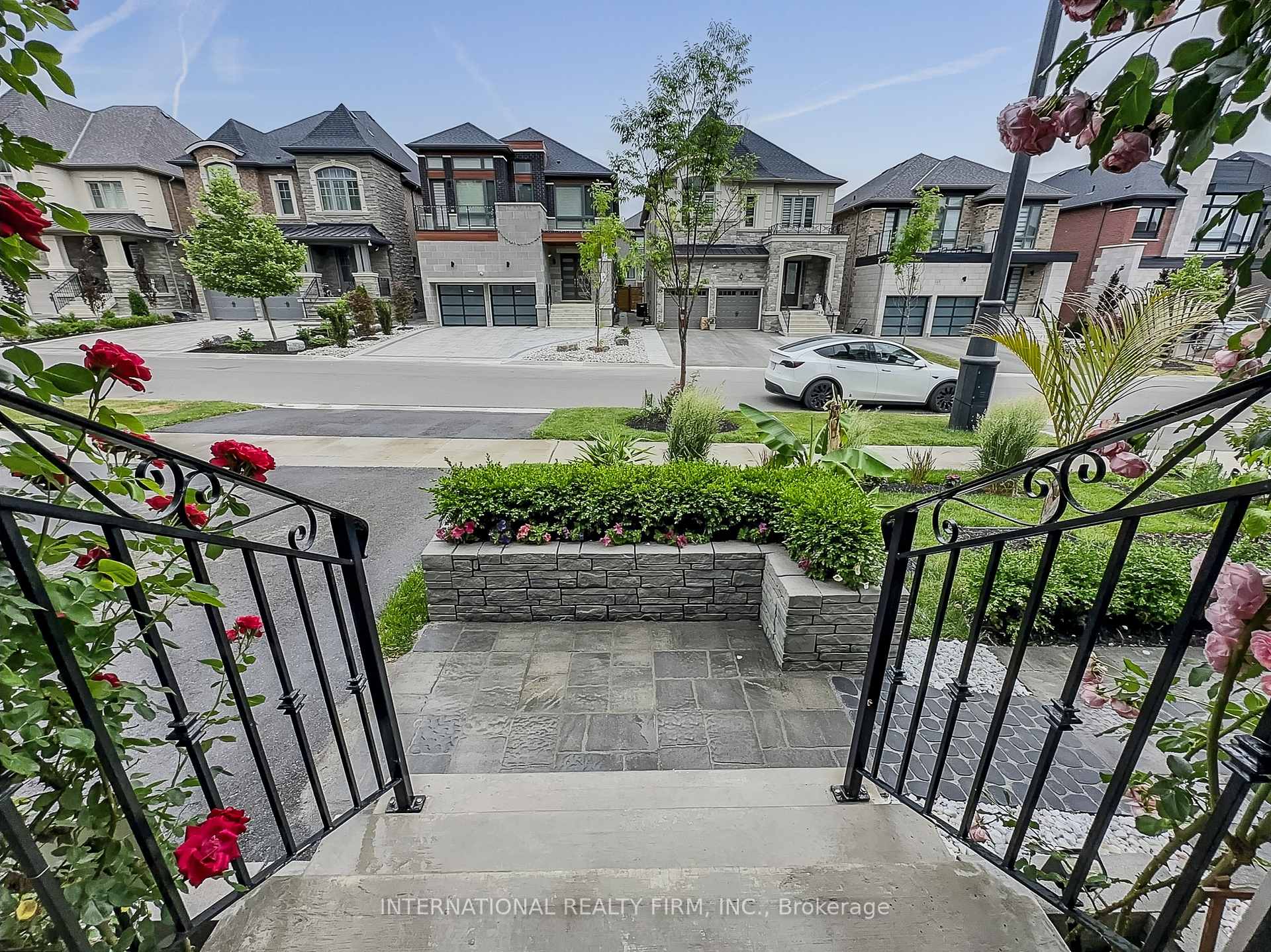Photo 8 of 150 Cannes Avenue, Vaughan, Vellore Village — HOMEH