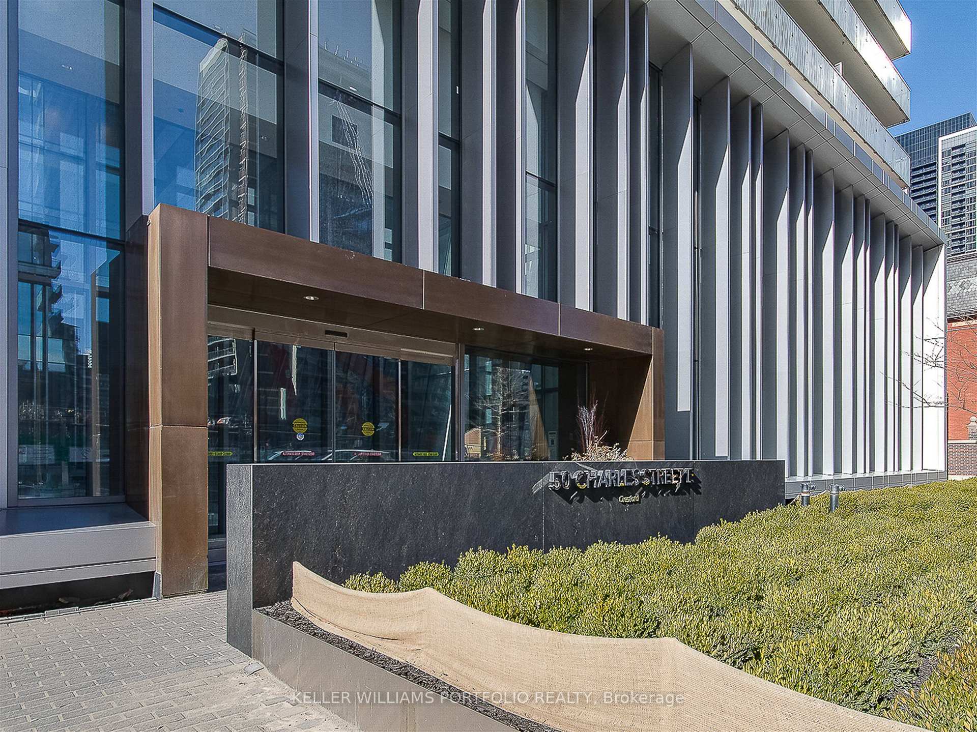 Photo 2 of Unit 5305, 50 Charles Street E, Toronto, Church-Yonge Corridor — HOMEH