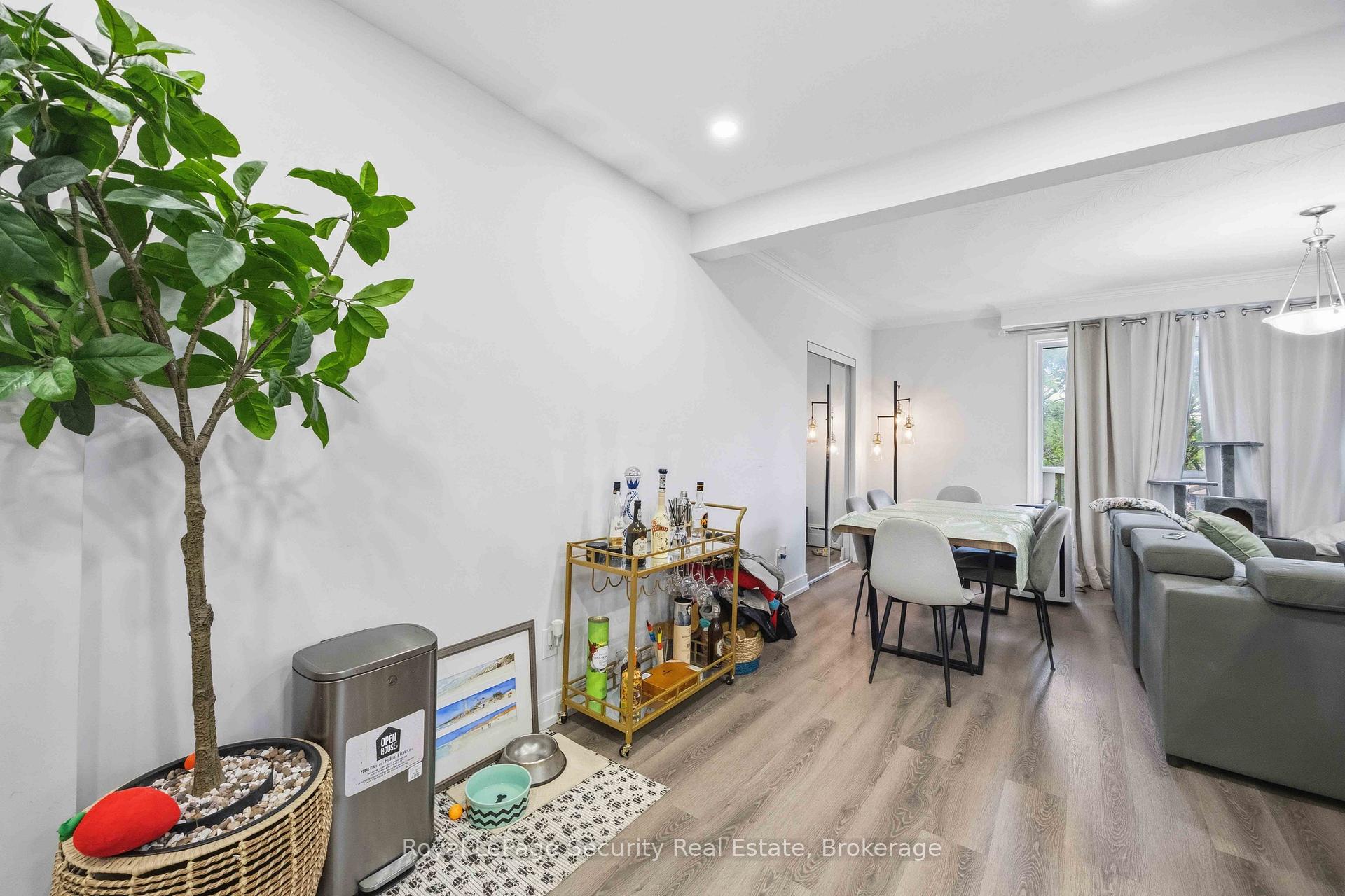 Photo 12 of Unit 3, 58 Leduc Drive, Etobicoke, Rexdale-Kipling — HOMEH