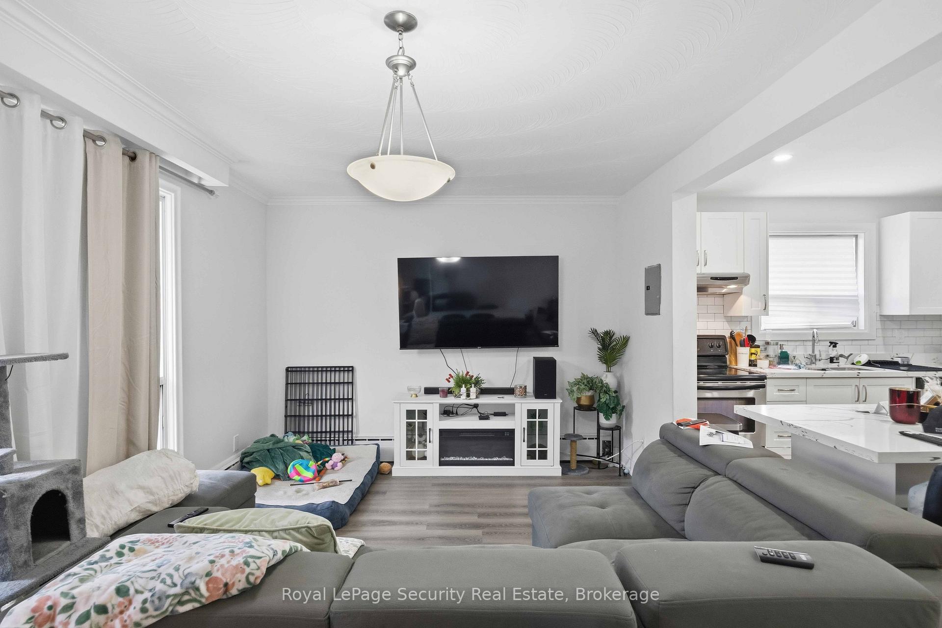 Photo 15 of Unit 3, 58 Leduc Drive, Etobicoke, Rexdale-Kipling — HOMEH