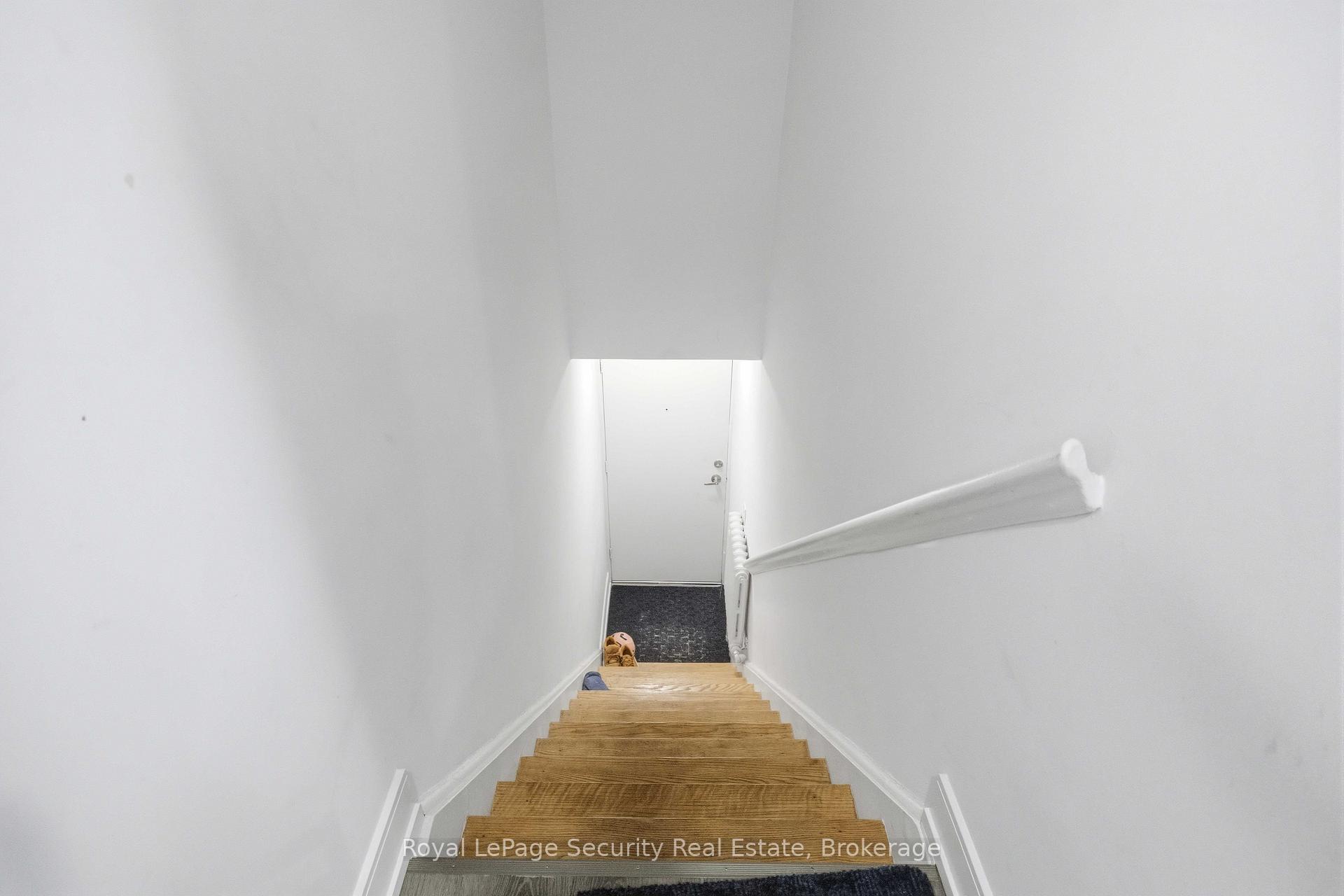 Photo 23 of Unit 3, 58 Leduc Drive, Etobicoke, Rexdale-Kipling — HOMEH