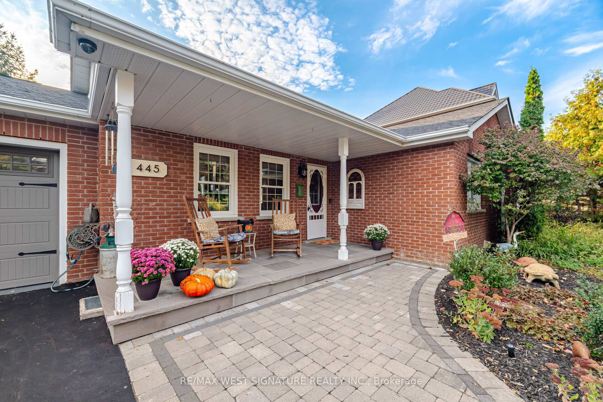 Photo 4 of 445 Main Street, King, Schomberg — HOMEH