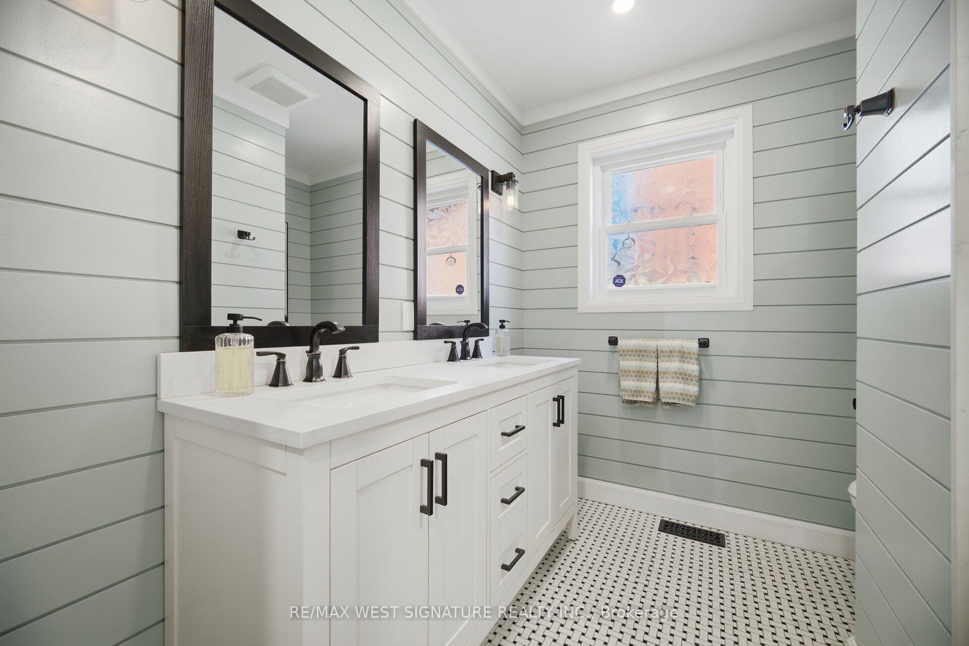 Photo 22 of 445 Main Street, King, Schomberg — HOMEH