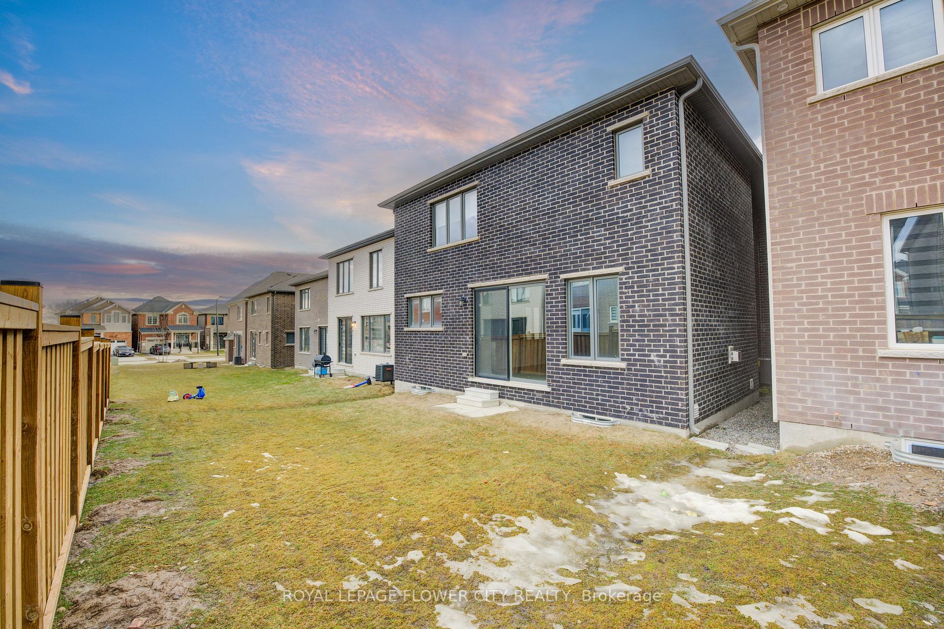 Photo 37 of 51 William Nador Street, Kitchener, Trussler — HOMEH