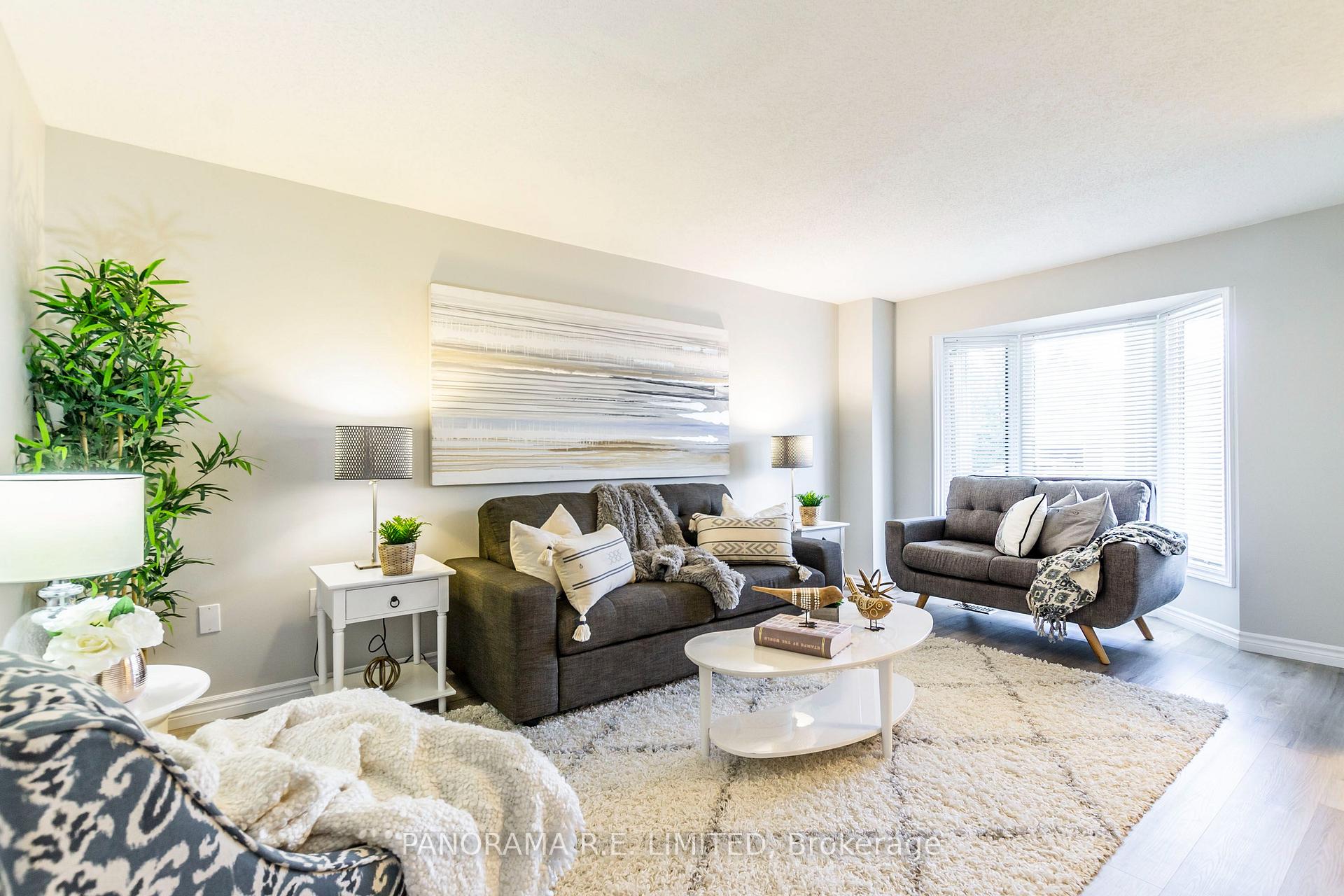 Photo 3 of 159 Northview Heights Drive, Cambridge, Greenway-Chaplin — HOMEH