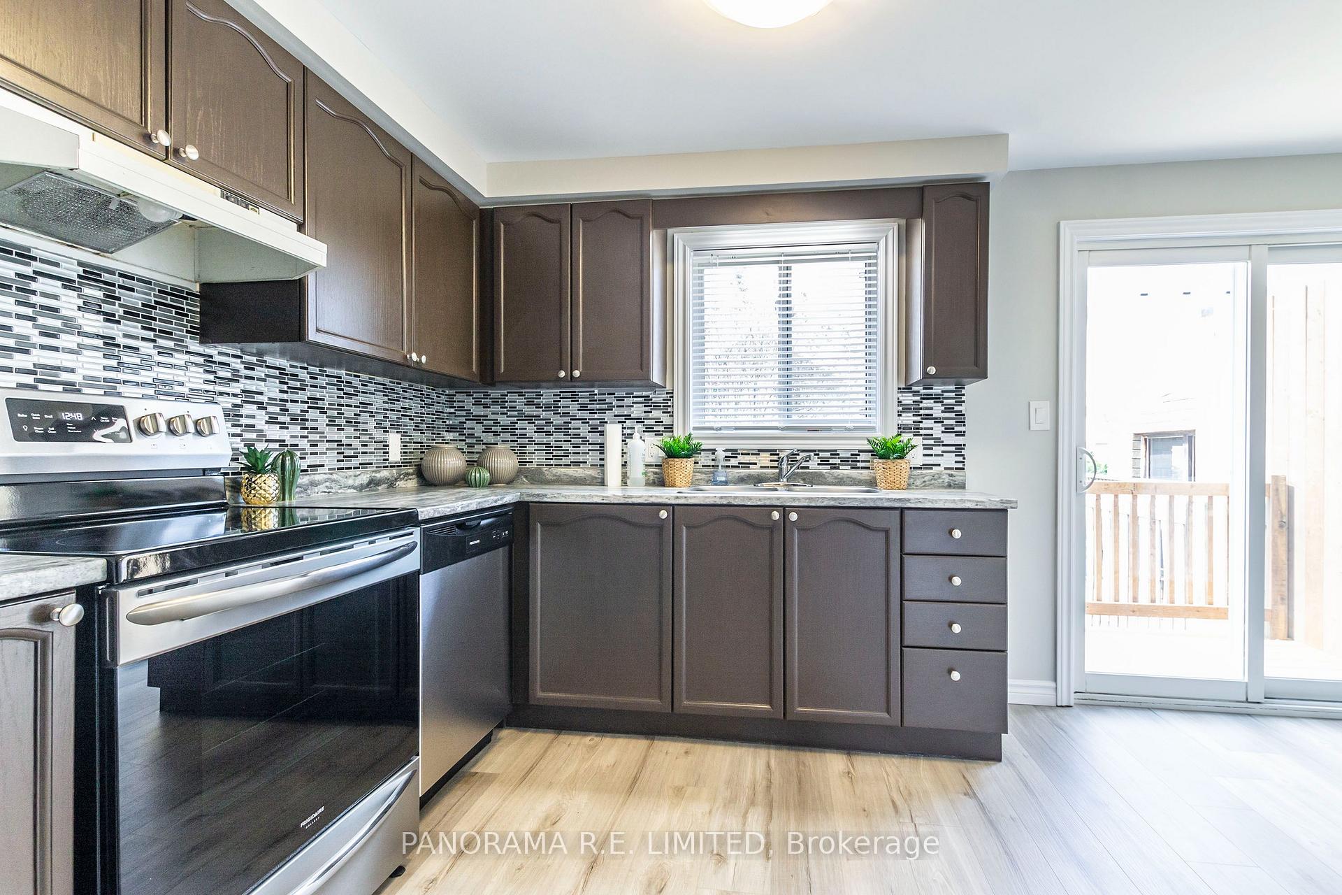 Photo 5 of 159 Northview Heights Drive, Cambridge, Greenway-Chaplin — HOMEH