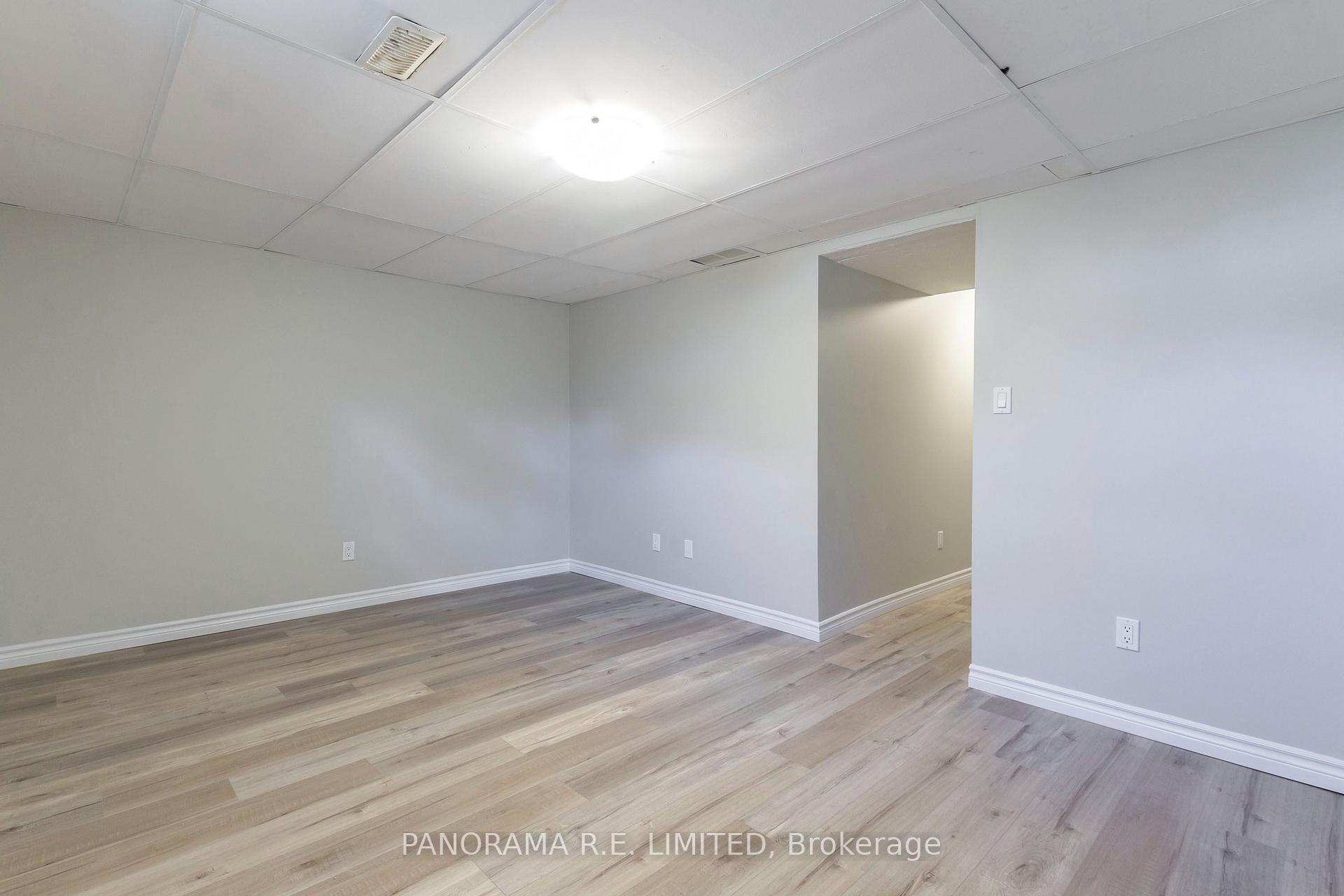 Photo 14 of 159 Northview Heights Drive, Cambridge, Greenway-Chaplin — HOMEH