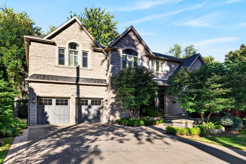 Photo of 225 Lakeside Avenue