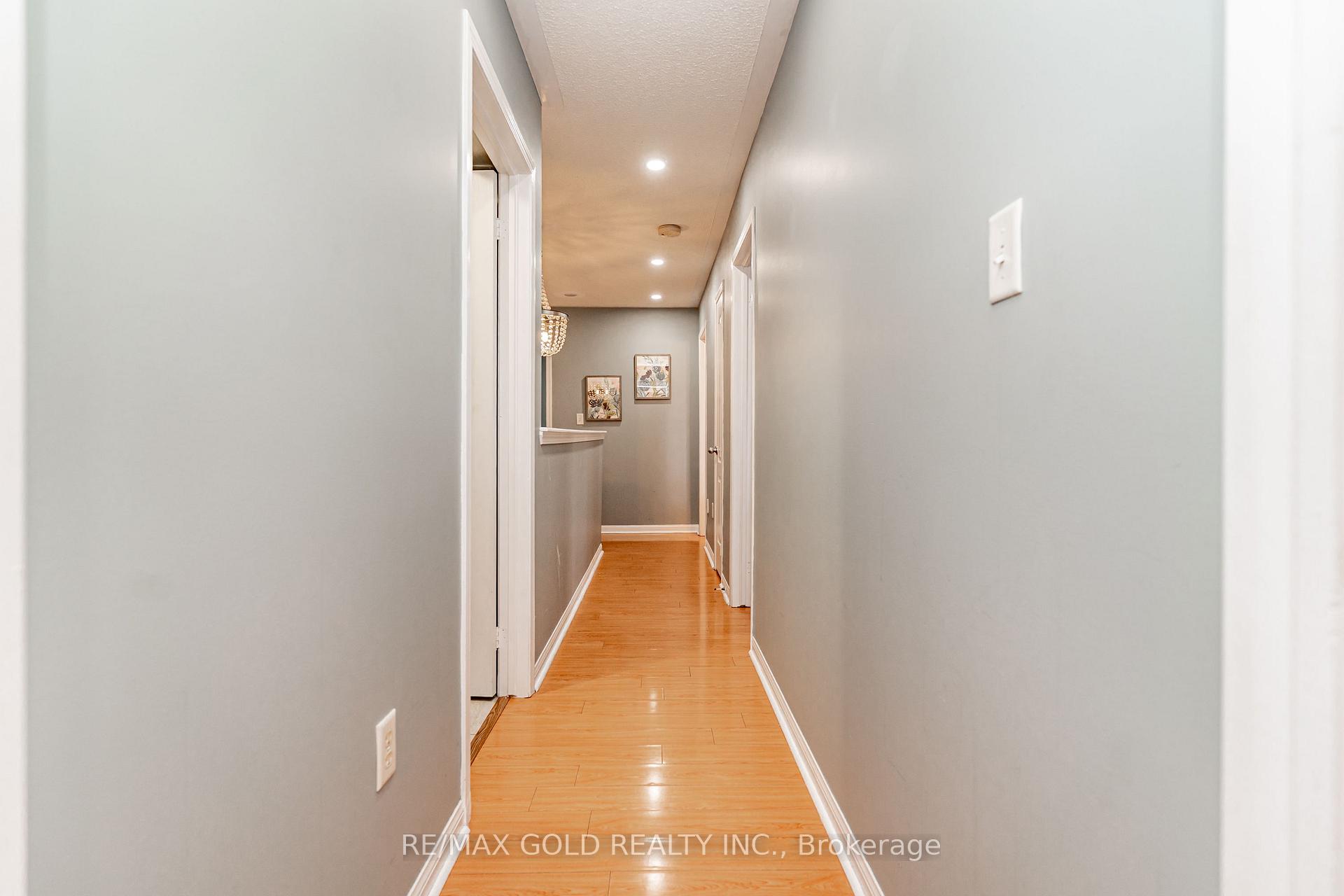 Photo 25 of 34 Jingle Crescent, Brampton, Gore Industrial North — HOMEH