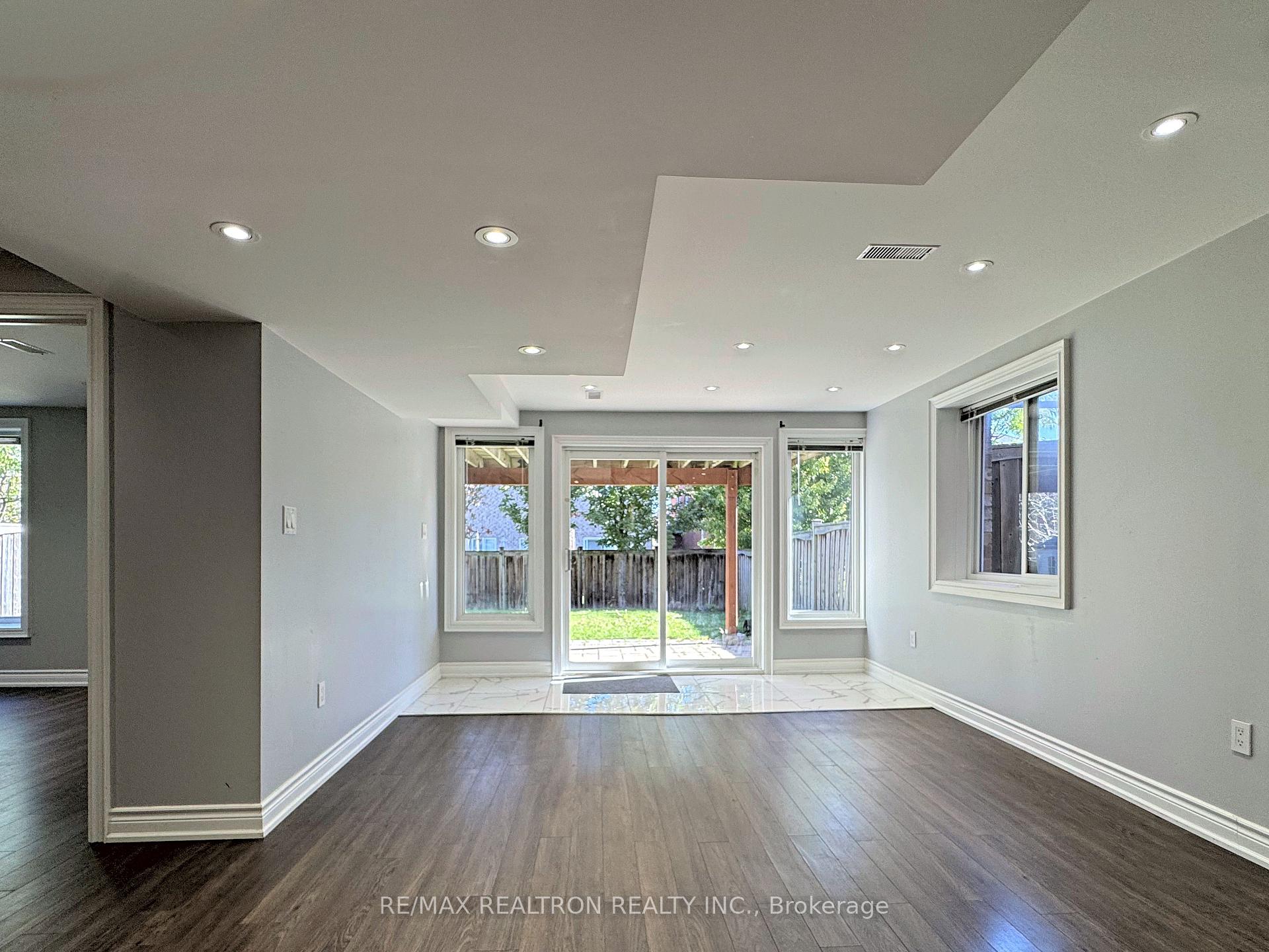 Photo 3 of Unit Bsmt, 219 Bilbrough Street, Aurora, Bayview Northeast — HOMEH