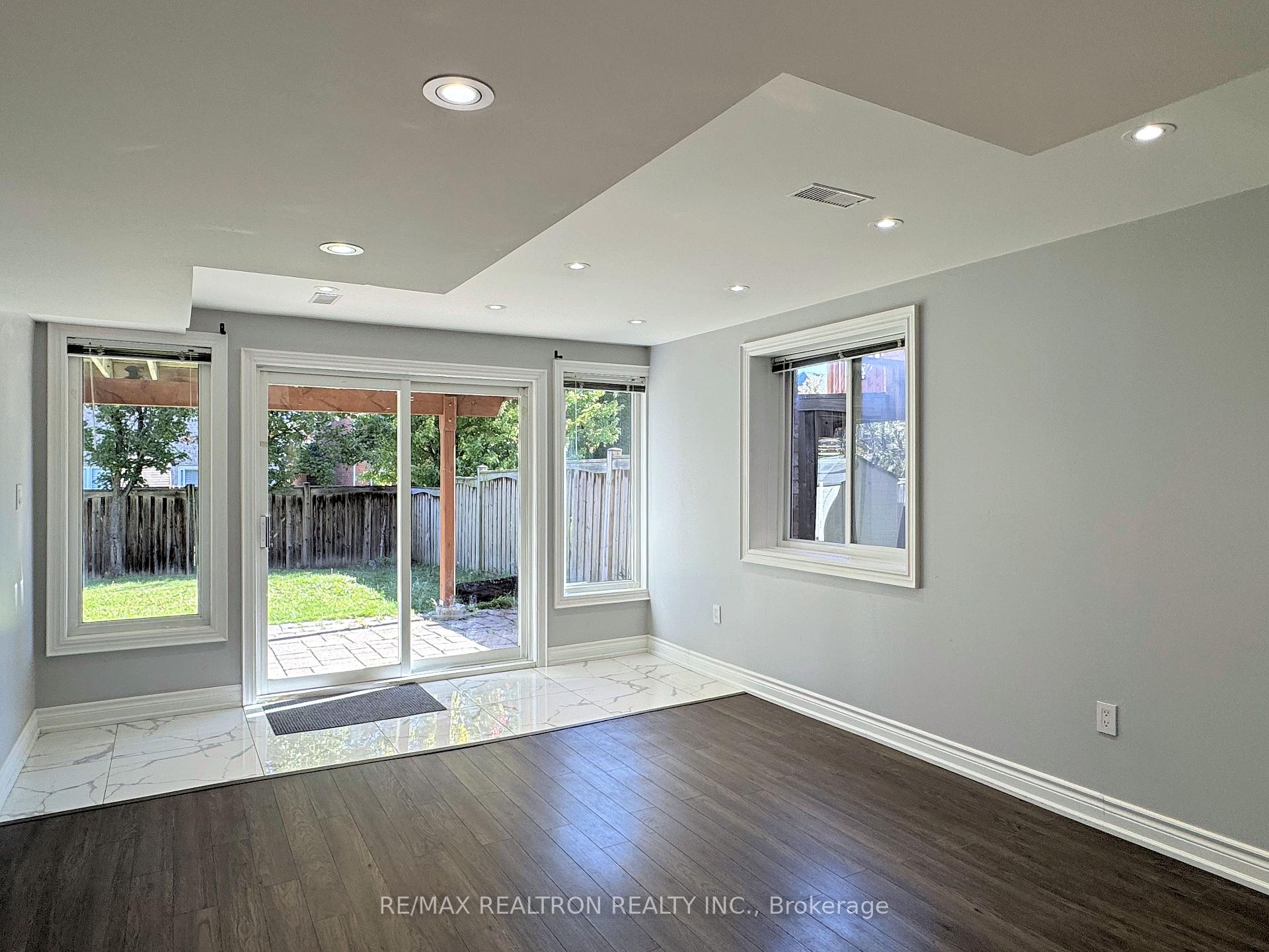 Photo 4 of Unit Bsmt, 219 Bilbrough Street, Aurora, Bayview Northeast — HOMEH