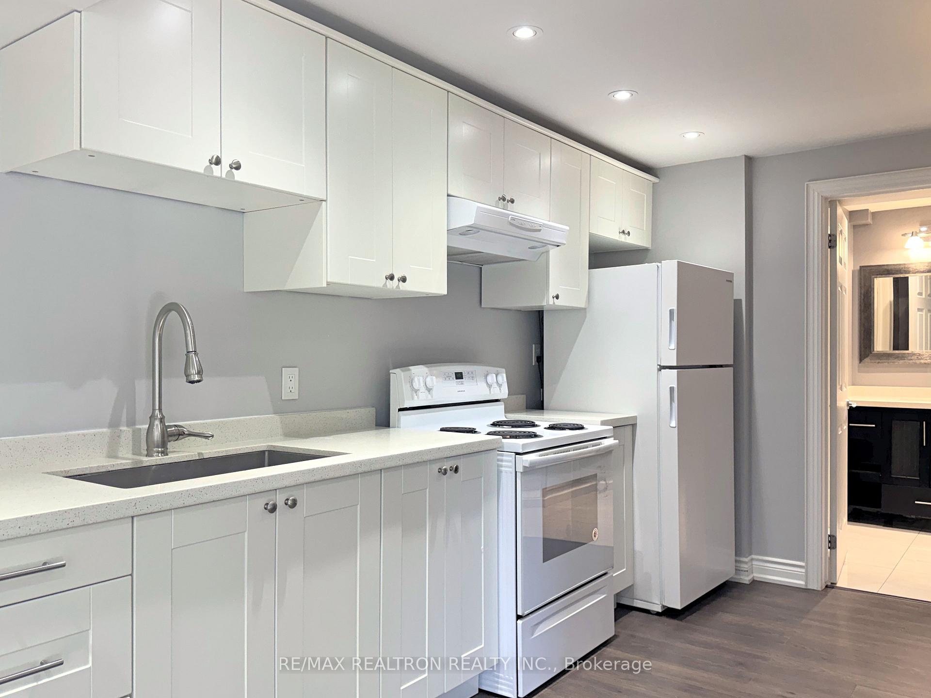 Photo 7 of Unit Bsmt, 219 Bilbrough Street, Aurora, Bayview Northeast — HOMEH