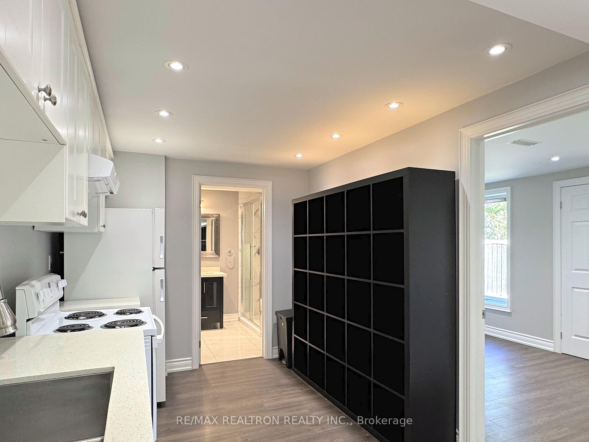 Photo 8 of Unit Bsmt, 219 Bilbrough Street, Aurora, Bayview Northeast — HOMEH