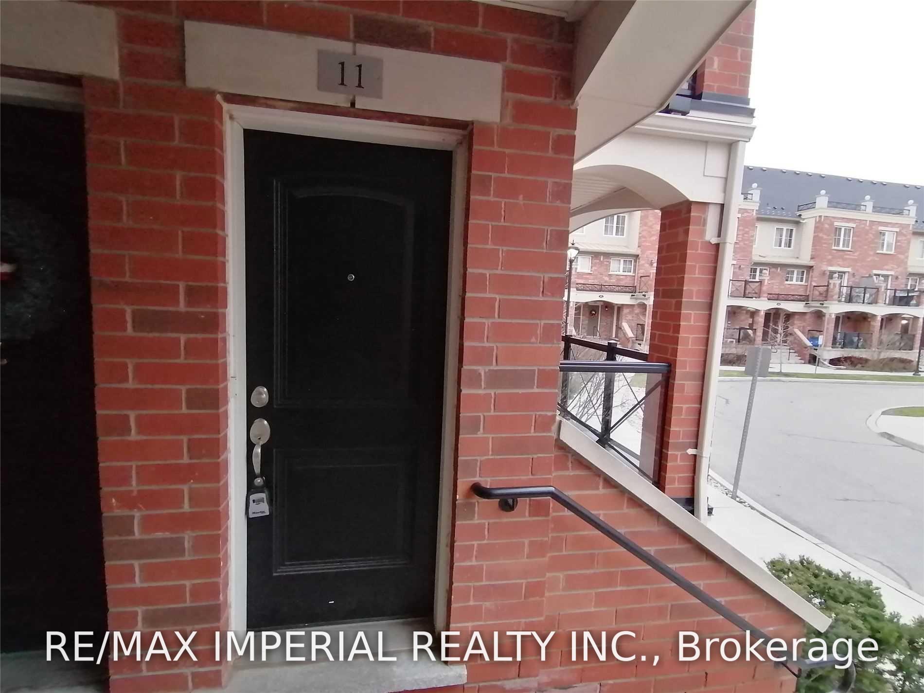 Photo 4 of Unit 11, 2444 Post Road, Oakville, River Oaks — HOMEH