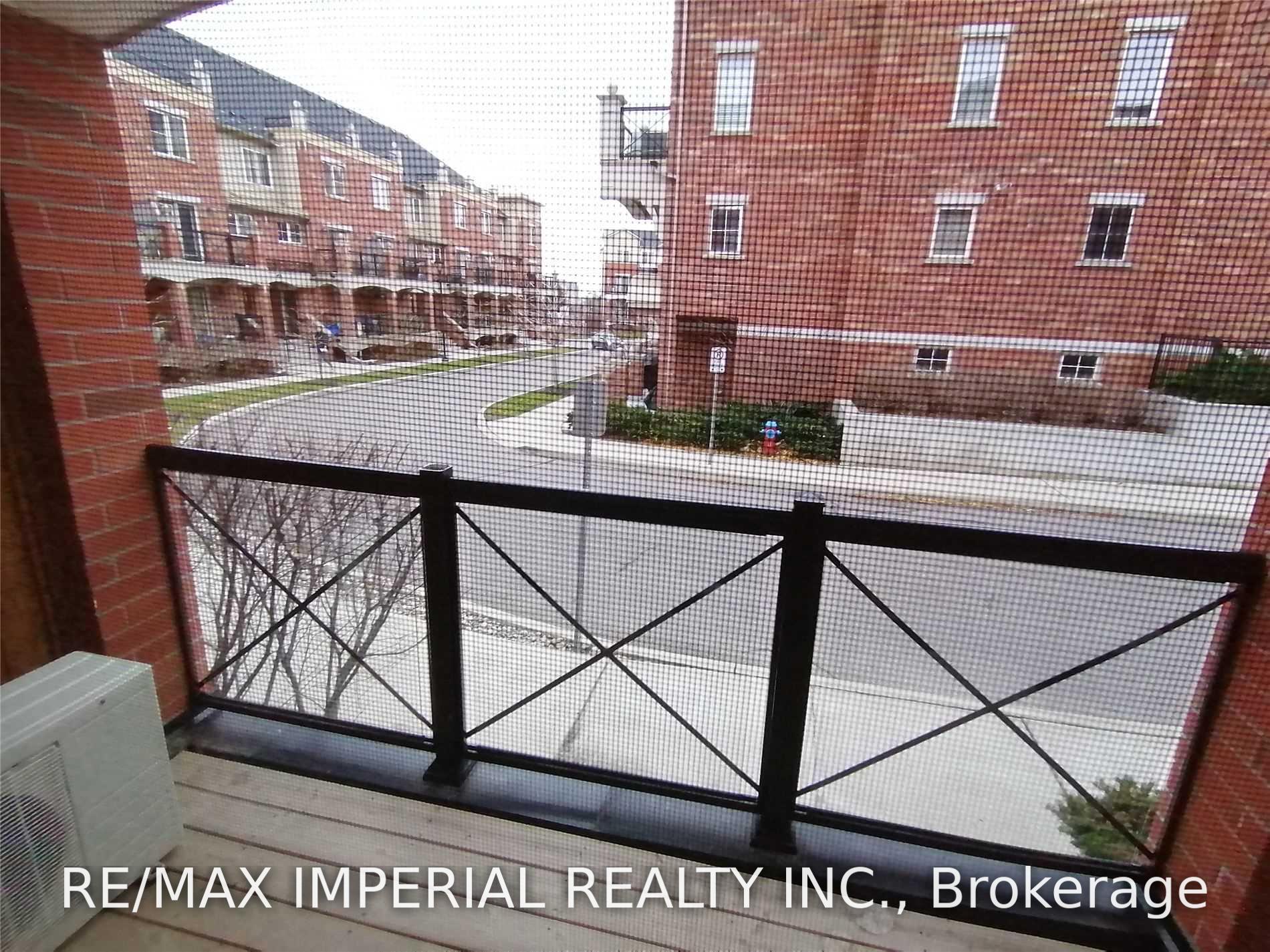 Photo 5 of Unit 11, 2444 Post Road, Oakville, River Oaks — HOMEH