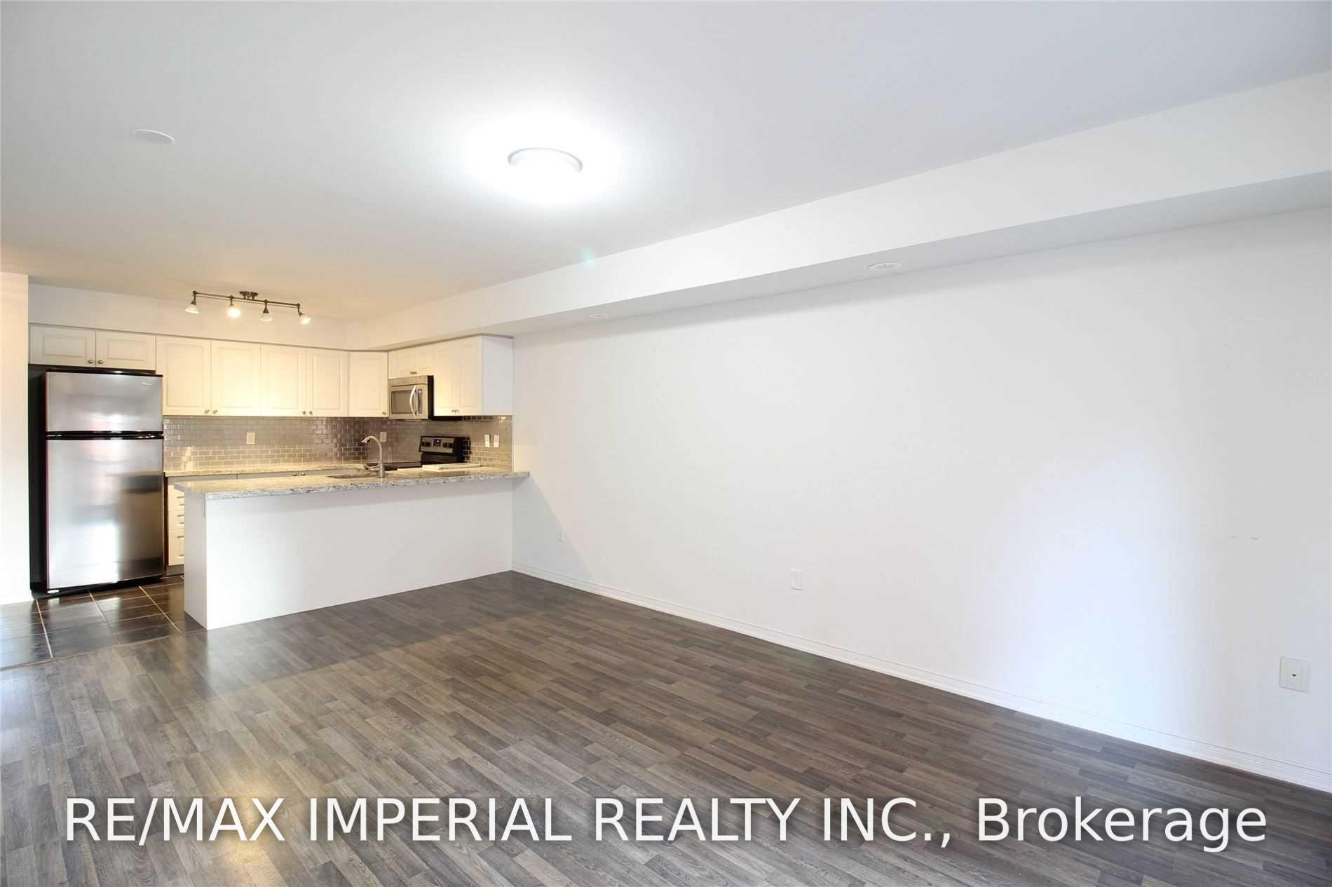 Photo 8 of Unit 11, 2444 Post Road, Oakville, River Oaks — HOMEH