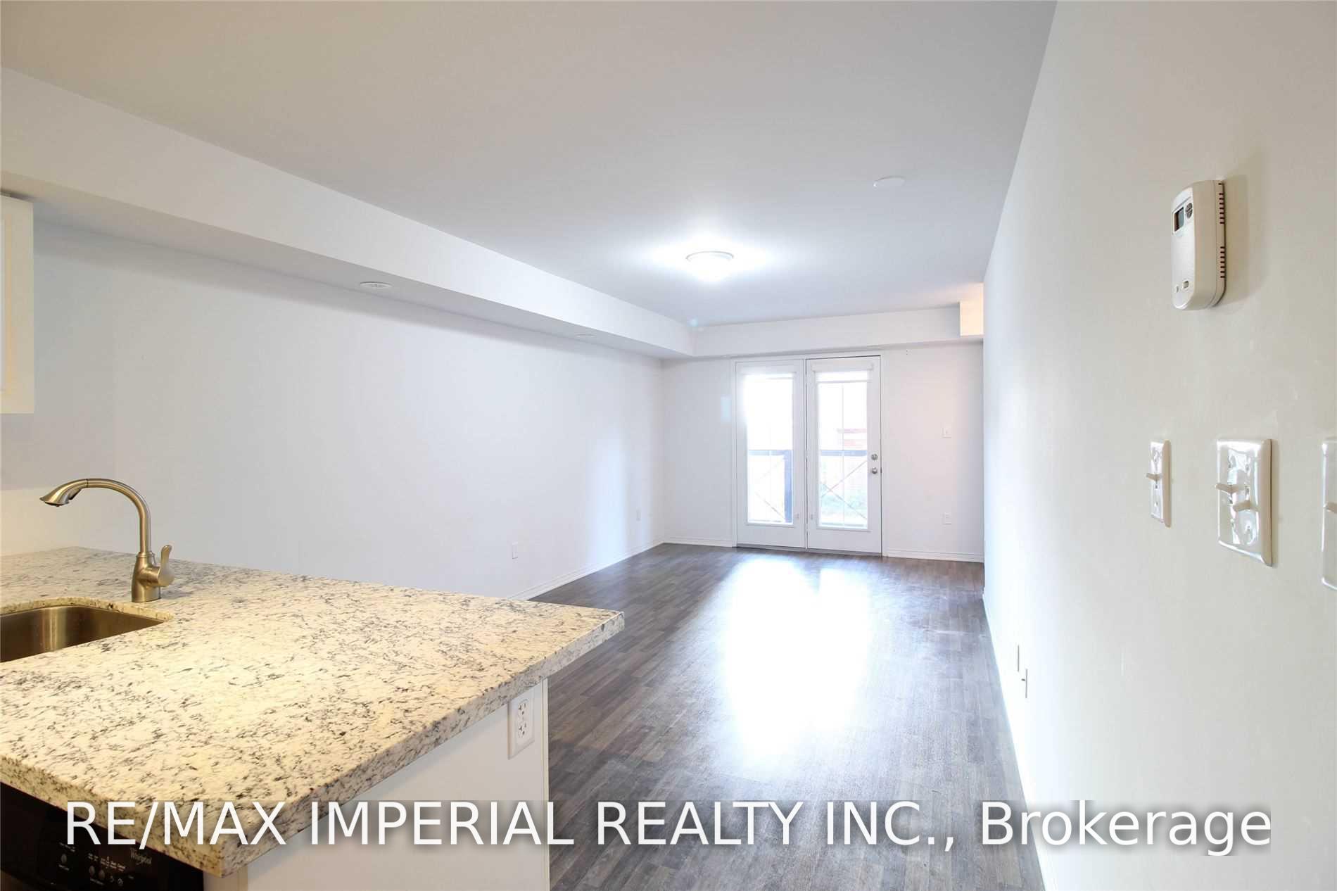 Photo 11 of Unit 11, 2444 Post Road, Oakville, River Oaks — HOMEH