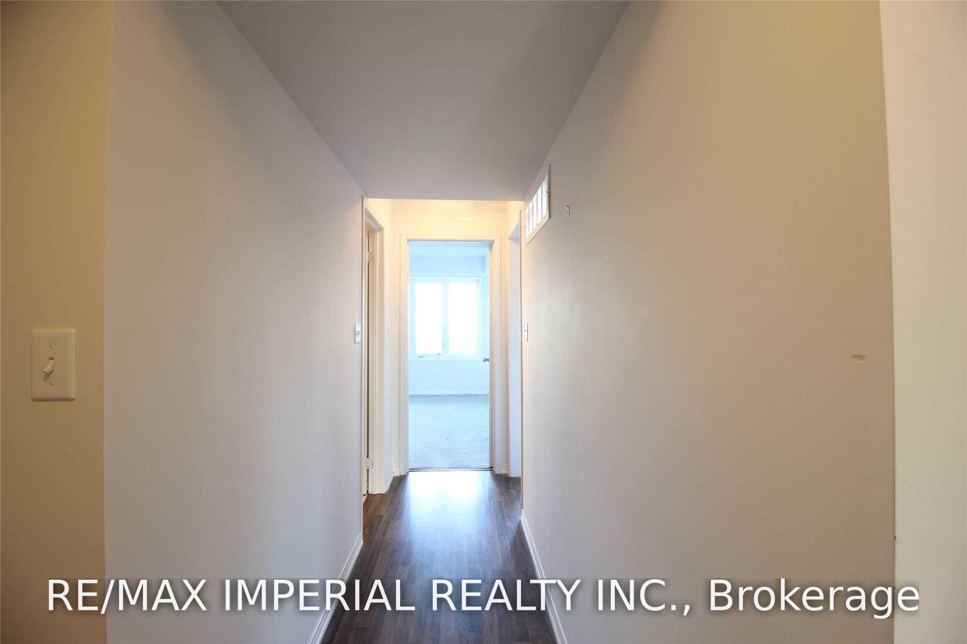 Photo 12 of Unit 11, 2444 Post Road, Oakville, River Oaks — HOMEH