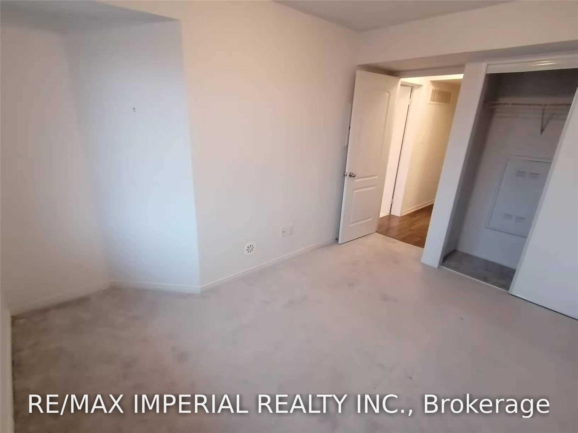 Photo 15 of Unit 11, 2444 Post Road, Oakville, River Oaks — HOMEH