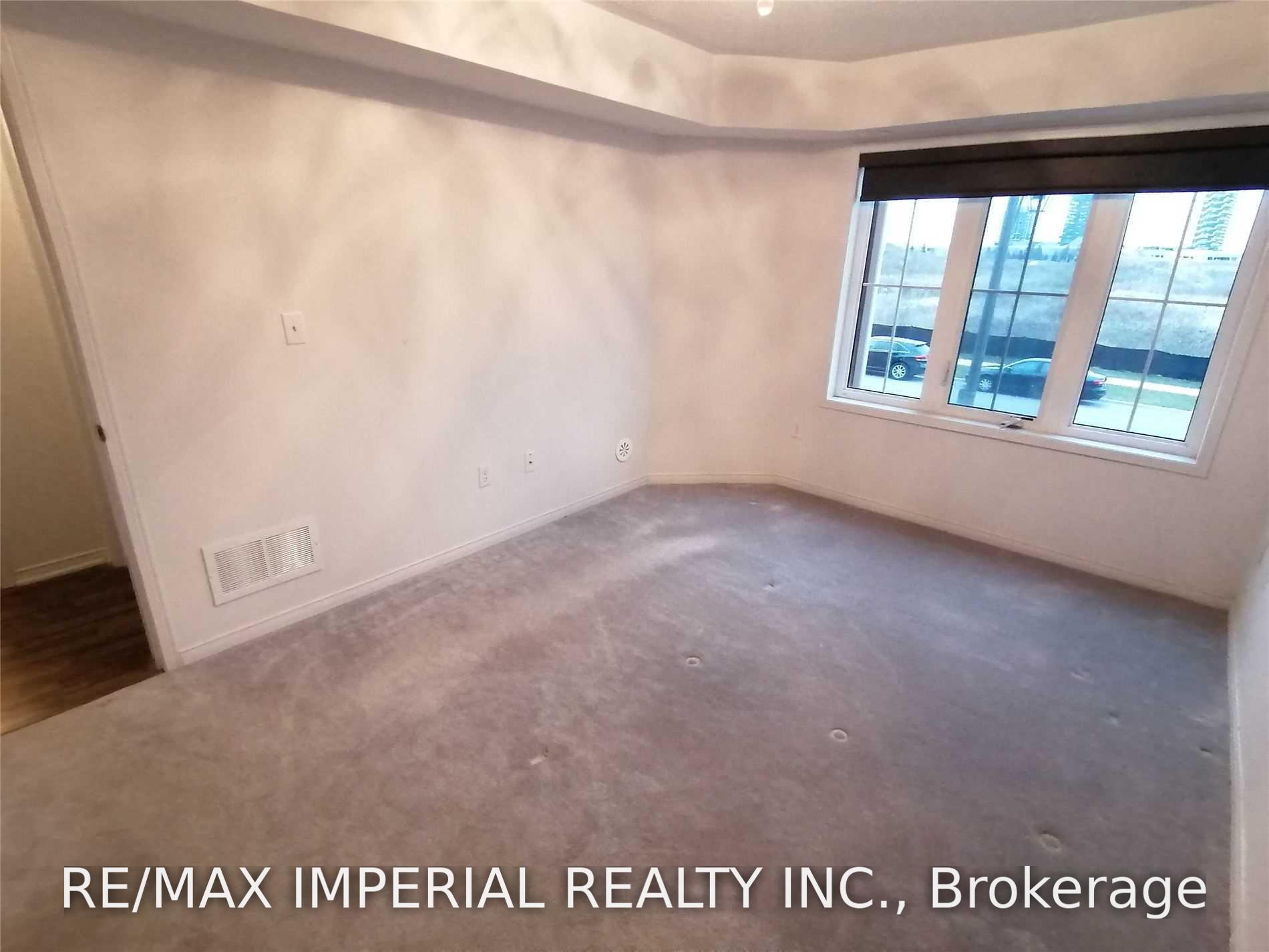 Photo 17 of Unit 11, 2444 Post Road, Oakville, River Oaks — HOMEH