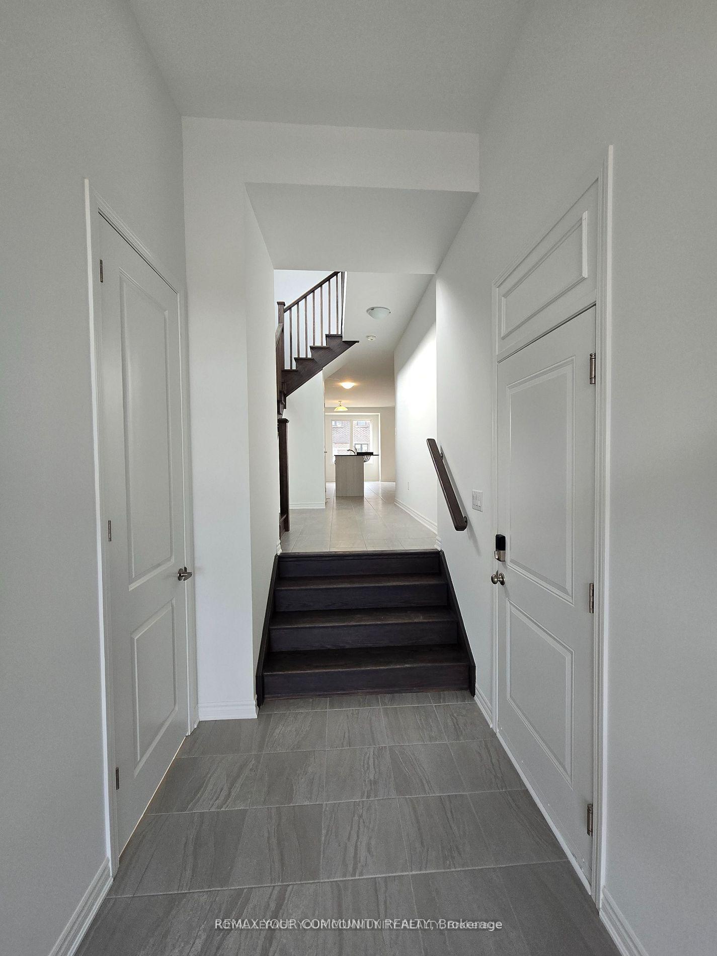 Photo 2 of 690 Mika Street, Innisfil, Cookstown — HOMEH