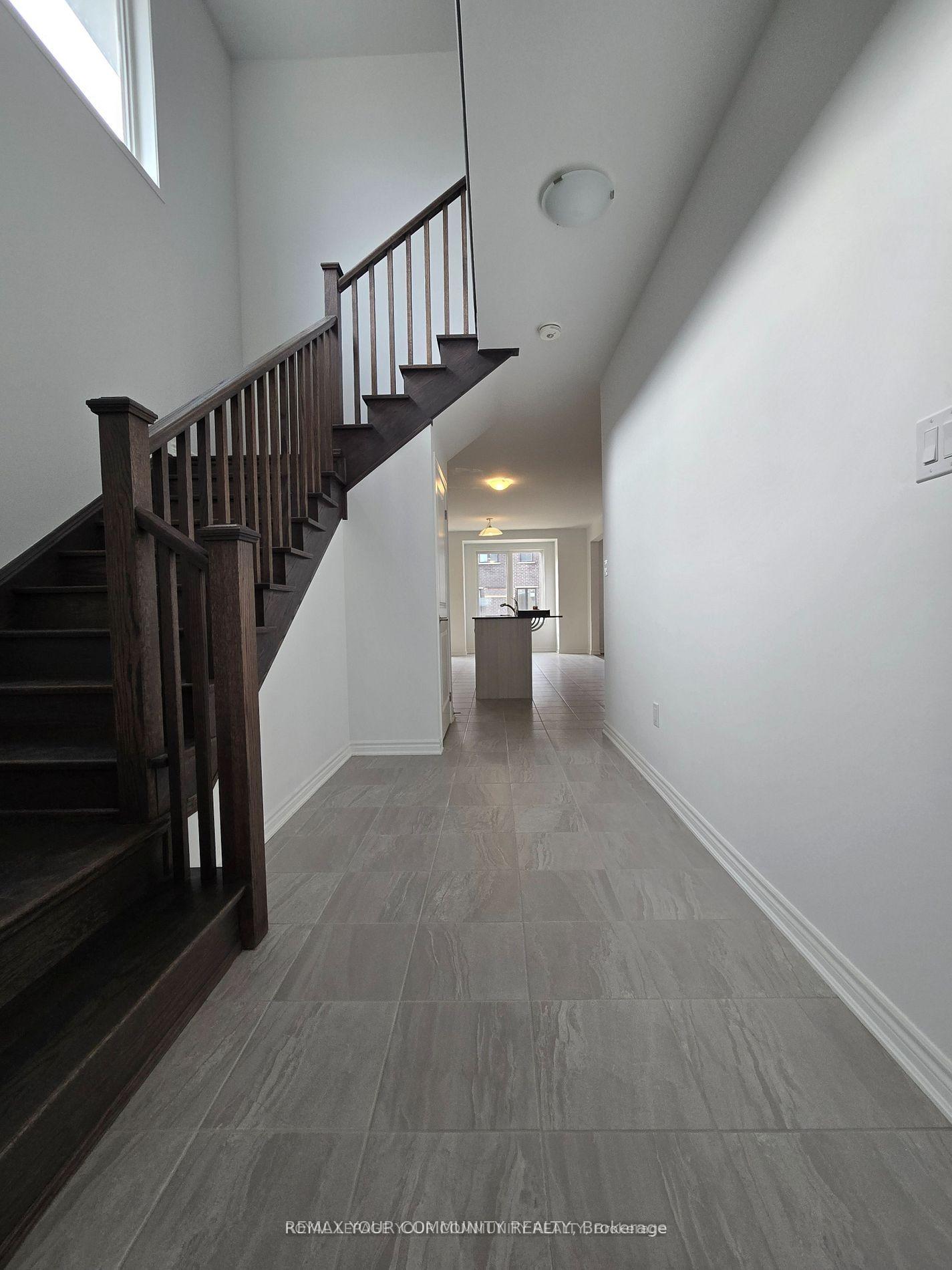 Photo 3 of 690 Mika Street, Innisfil, Cookstown — HOMEH