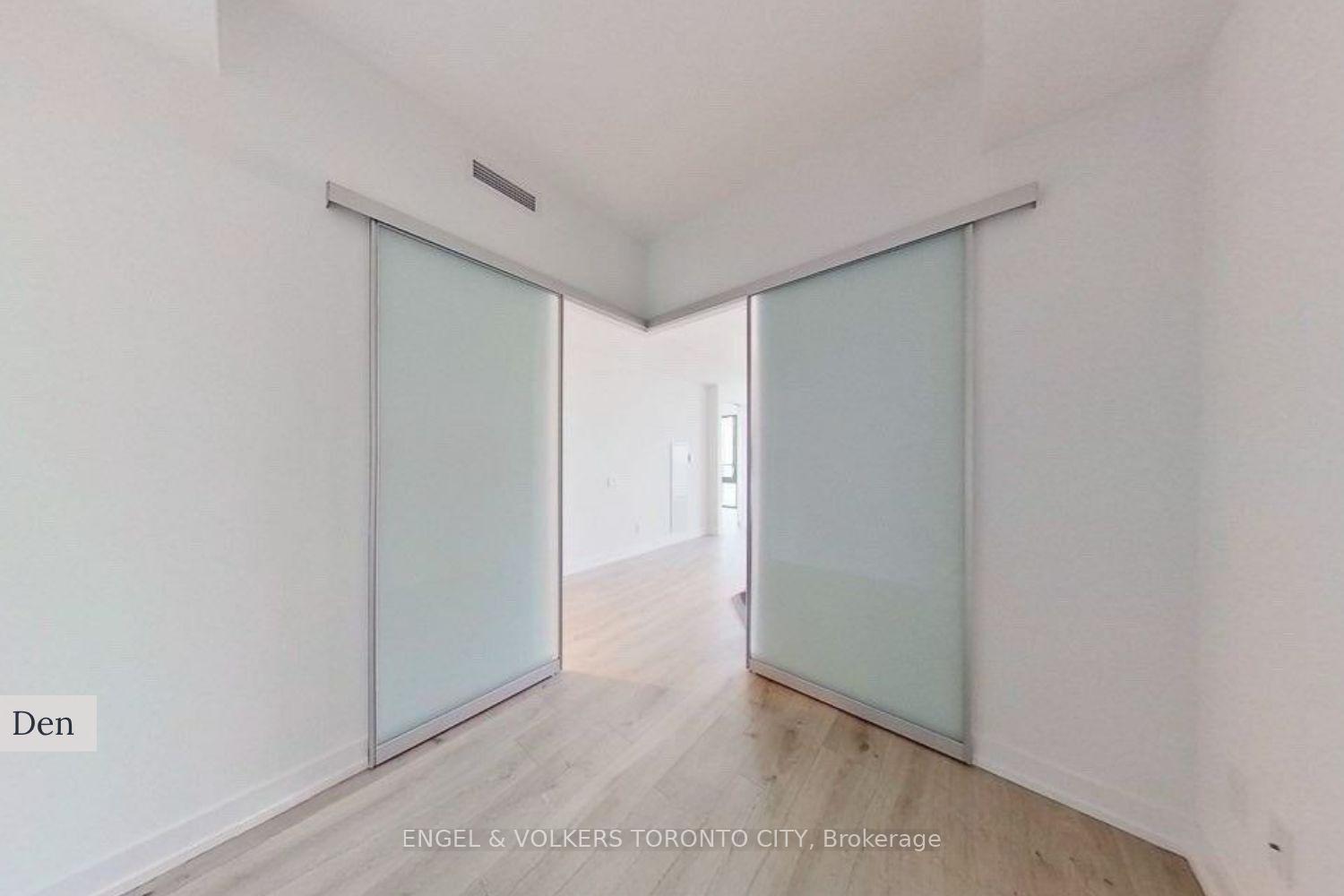 Photo 8 of Unit 4211, 161 Roehampton Avenue, Toronto, Mount Pleasant West — HOMEH