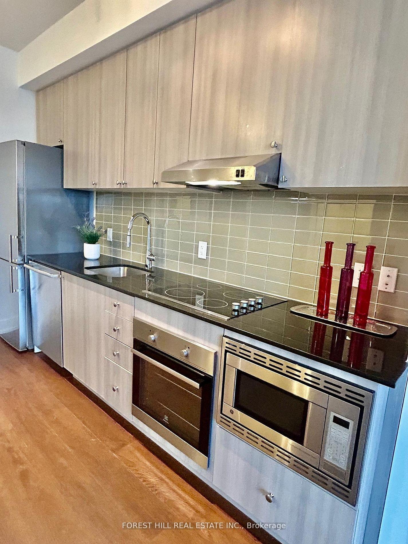 Photo 4 of Unit 716, 7 Kenaston Garden, North York, Bayview Village — HOMEH
