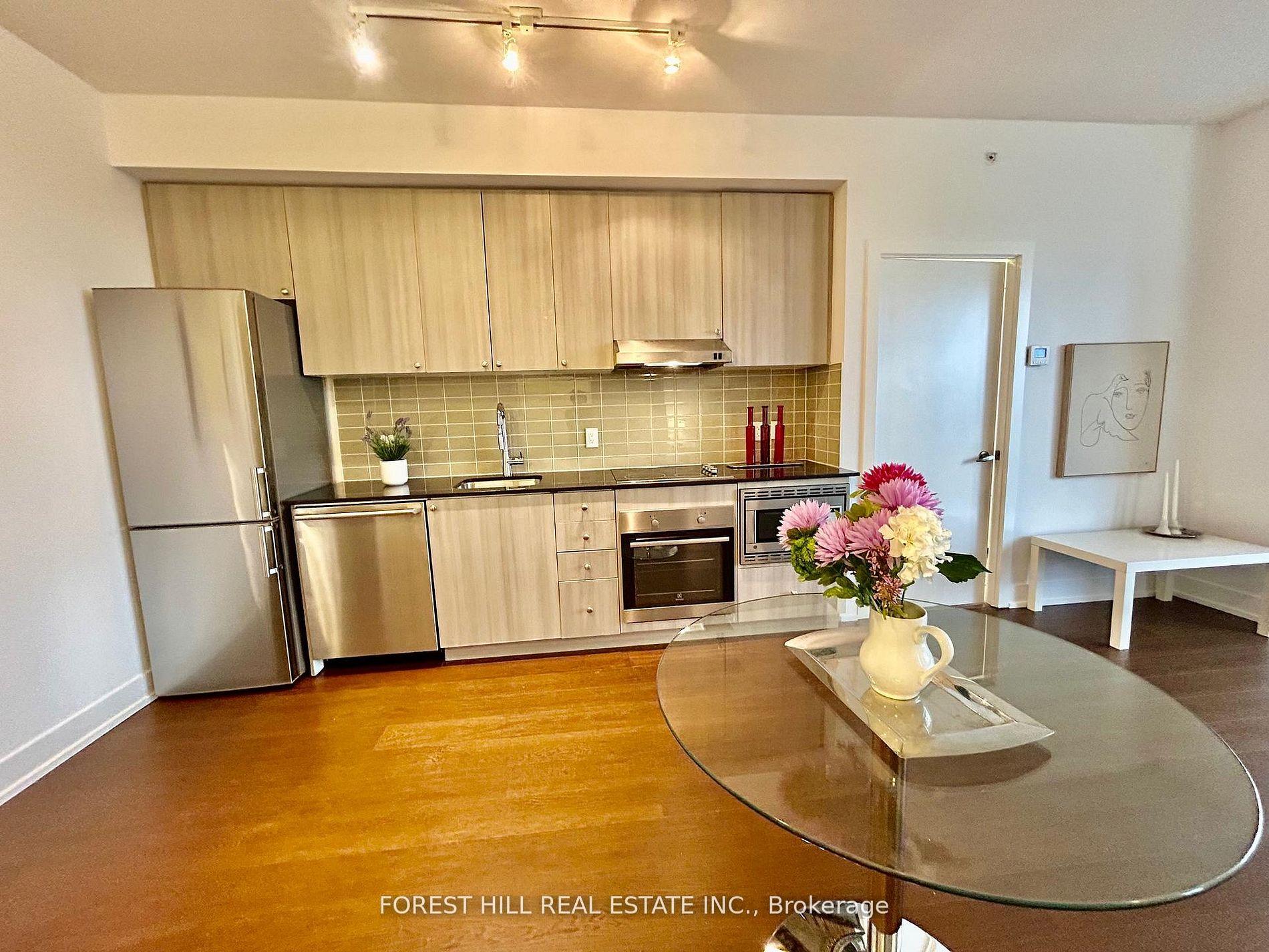 Photo 5 of Unit 716, 7 Kenaston Garden, North York, Bayview Village — HOMEH