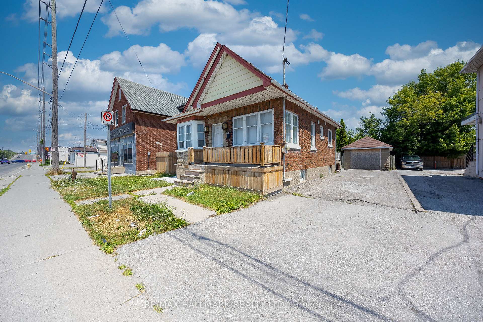 Photo 2 of 559 Ritson Road S, Oshawa, Central — HOMEH