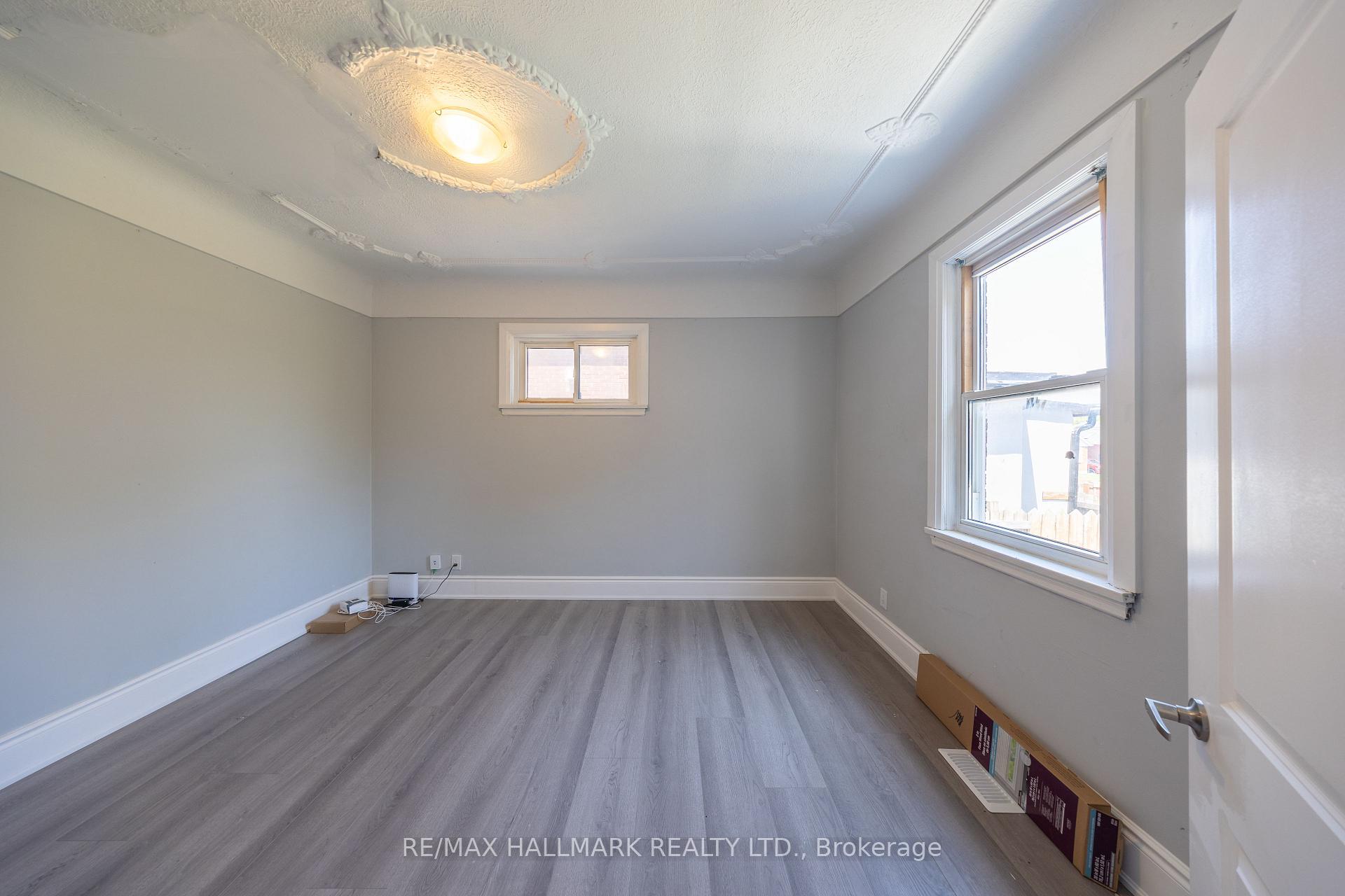 Photo 12 of 559 Ritson Road S, Oshawa, Central — HOMEH