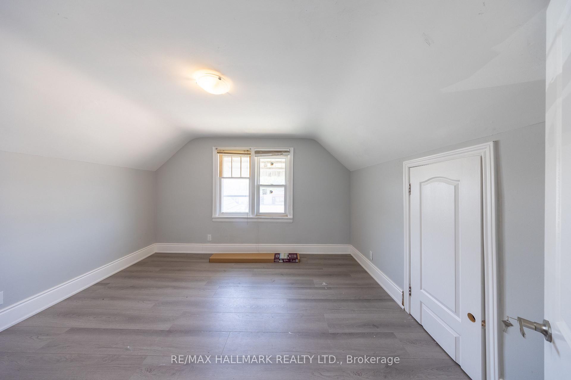 Photo 19 of 559 Ritson Road S, Oshawa, Central — HOMEH