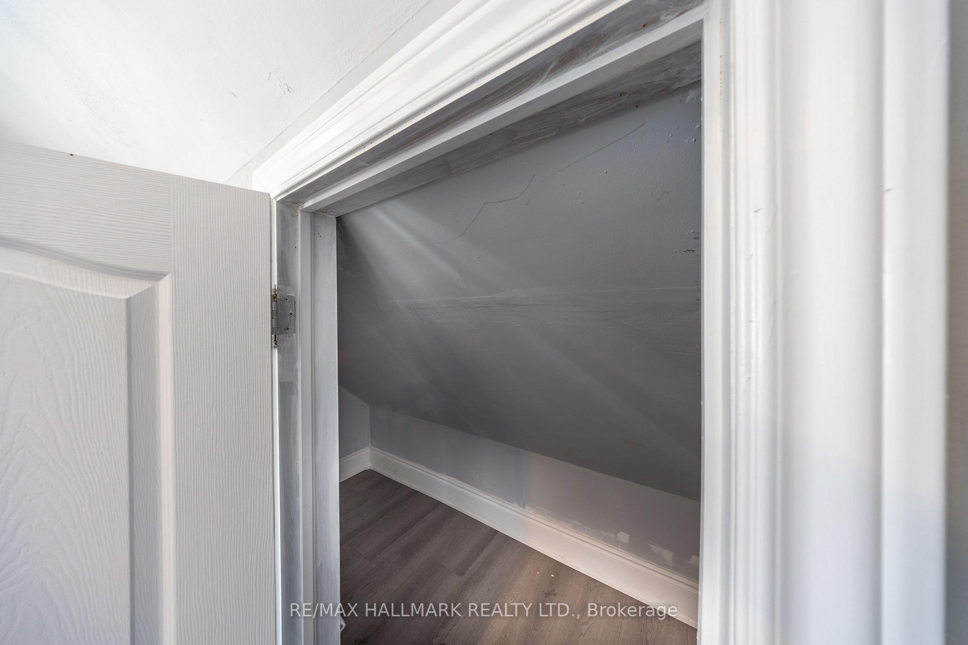 Photo 20 of 559 Ritson Road S, Oshawa, Central — HOMEH